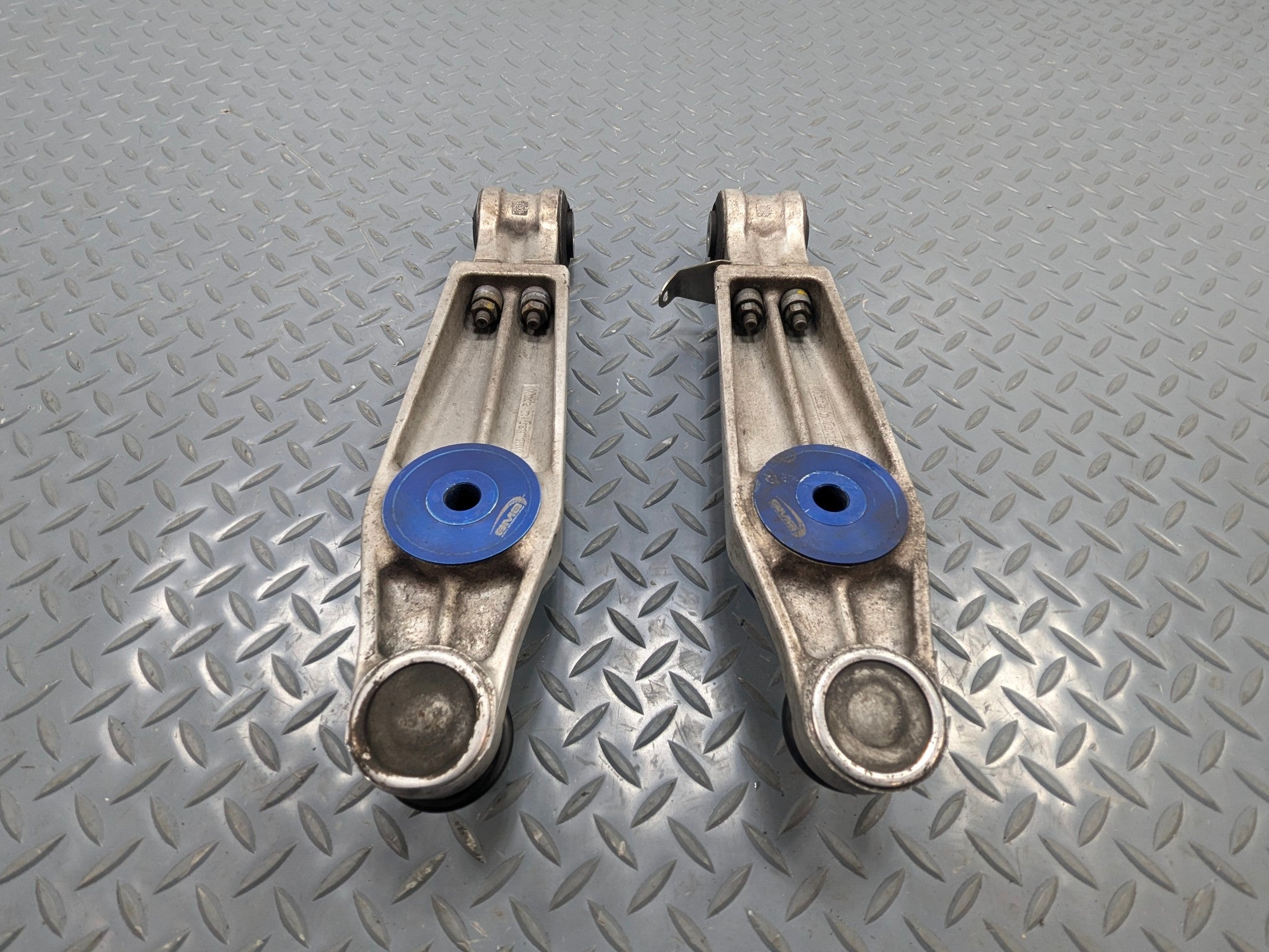 2006 - 2008 OEM PORSCHE CAYMAN FRONT LEFT AND RIGHT SIDE LOWER CONTROL ARM SET