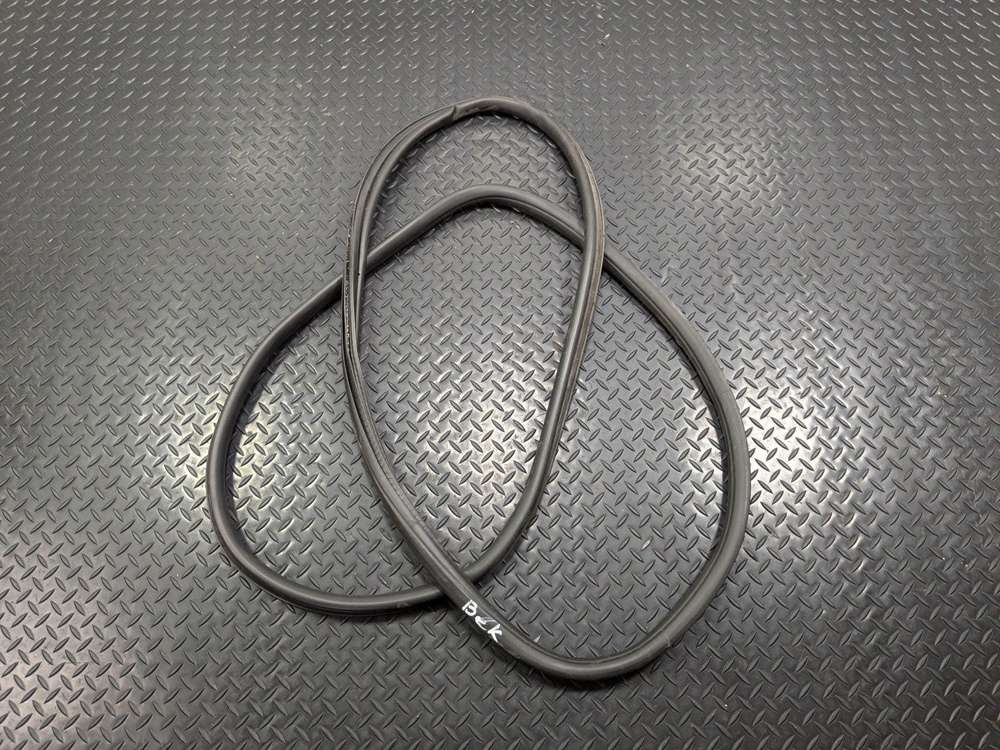 2006 - 2008 OEM PORSCHE CAYMAN REAR TRUNK HATCH SEAL WEATHER STRIPPING