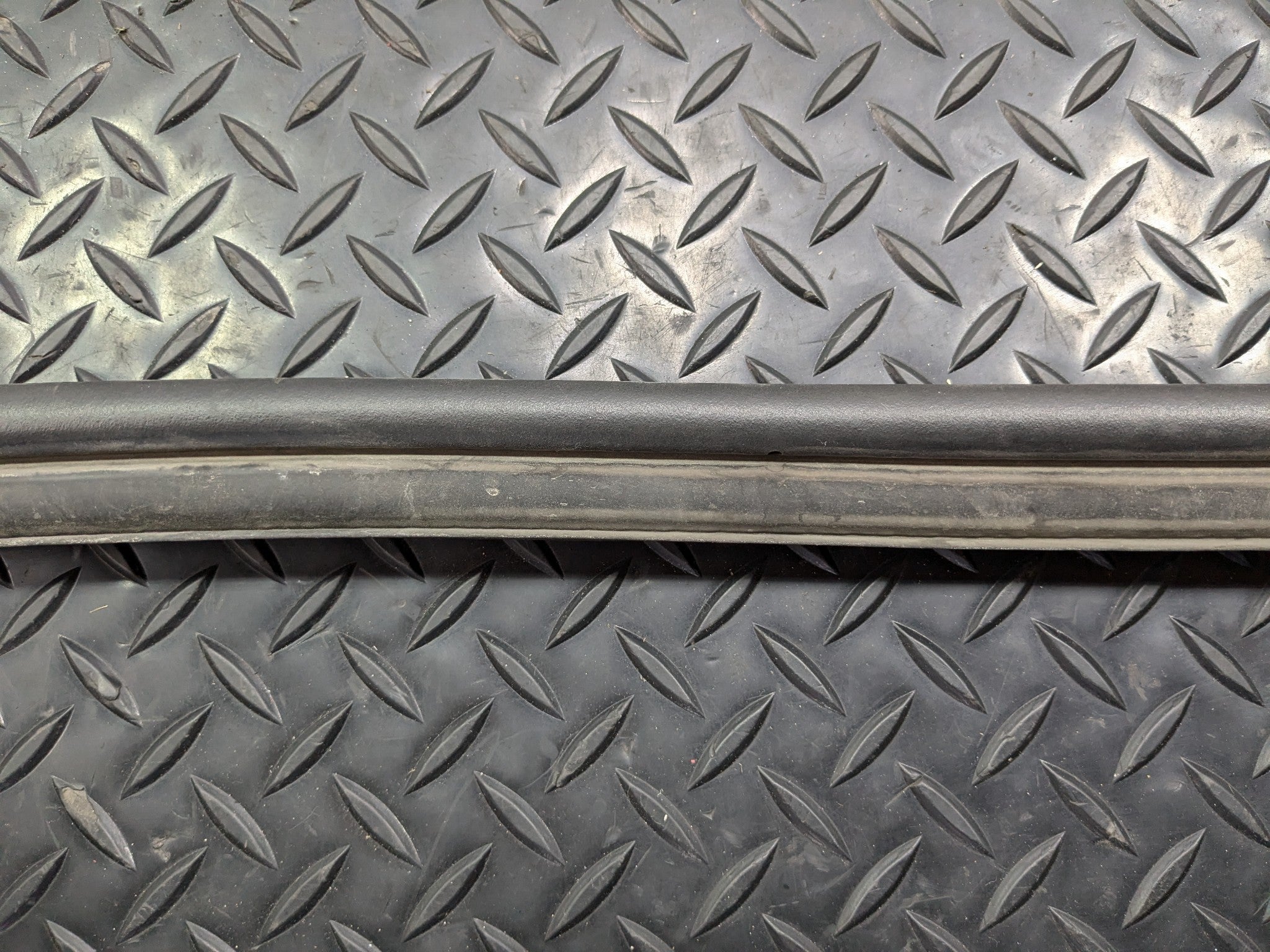 2006 - 2008 OEM PORSCHE CAYMAN REAR TRUNK HATCH SEAL WEATHER STRIPPING