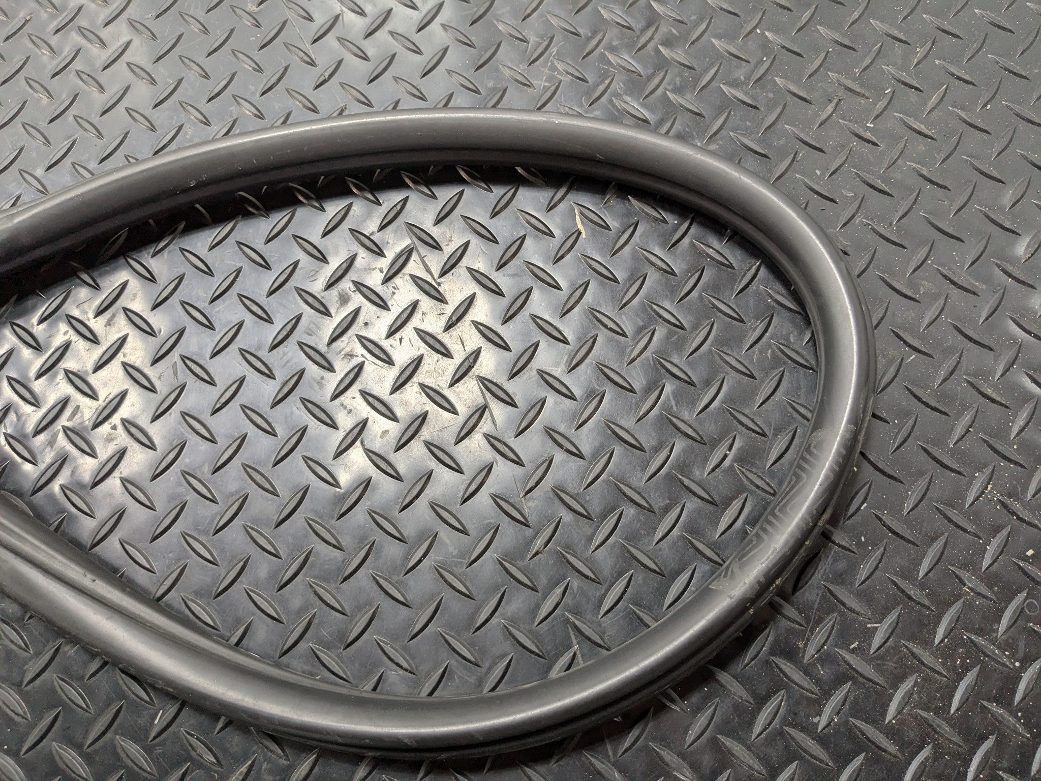 2006 - 2008 OEM PORSCHE CAYMAN LEFT DRIVER DOOR WEATHER STRIP SEAL RUBBER