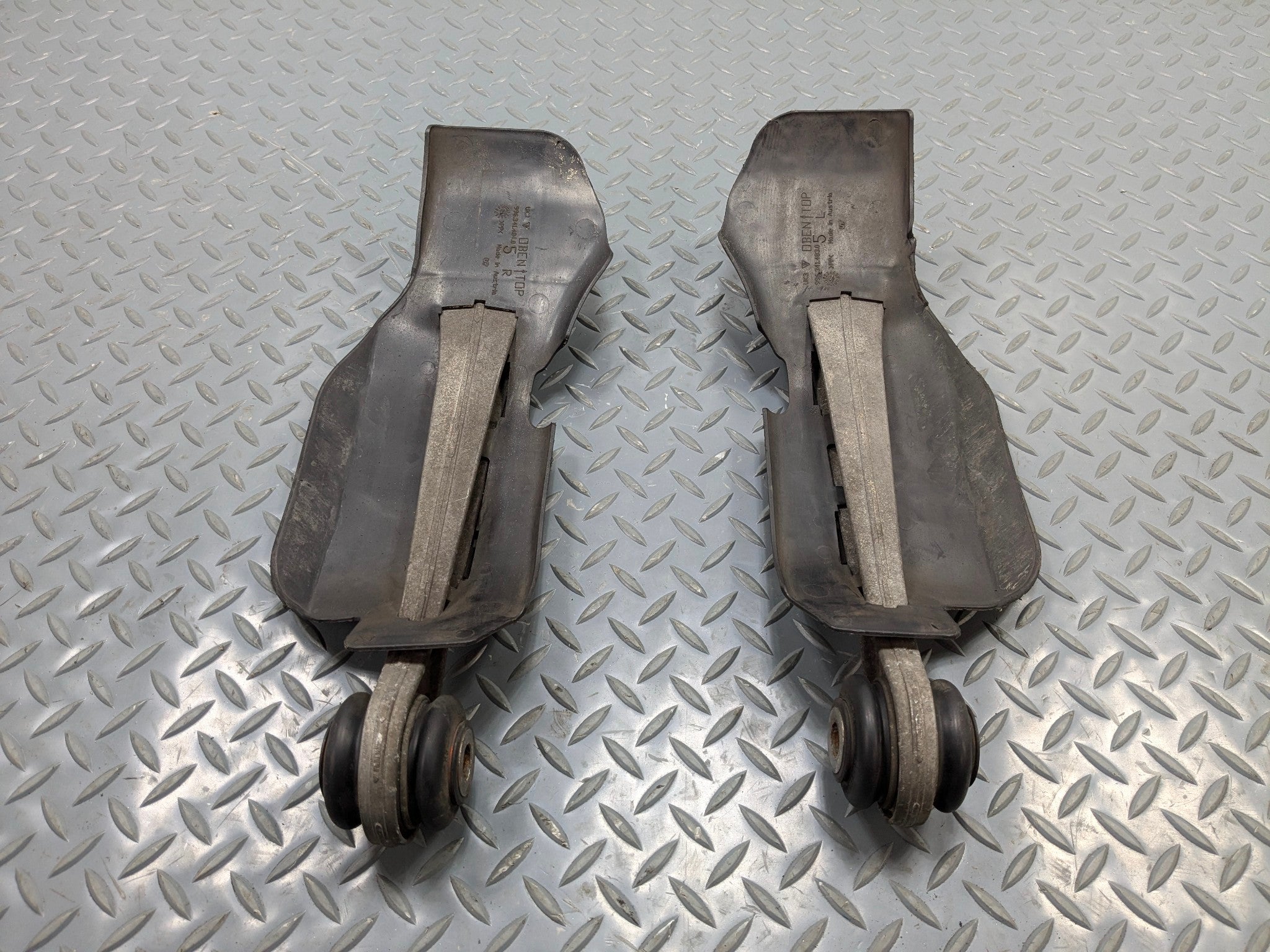 06 - 08 OEM PORSCHE CAYMAN FRONT LEFT AND RIGHT LOWER TRAILING CONTROL ARM SET