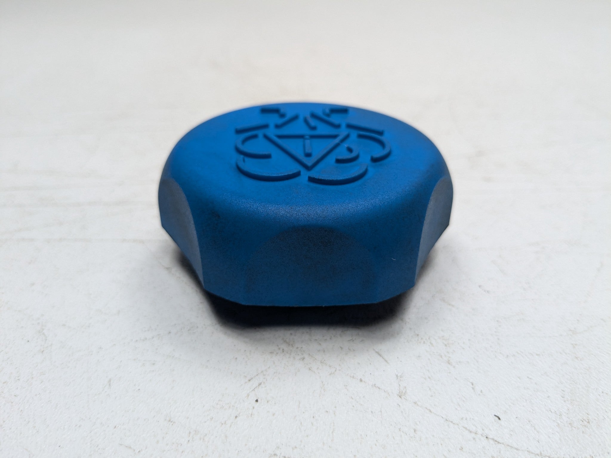 2006 - 2008 OEM PORSCHE CAYMAN COOLANT RESERVOIR EXPANSION TANK CAP