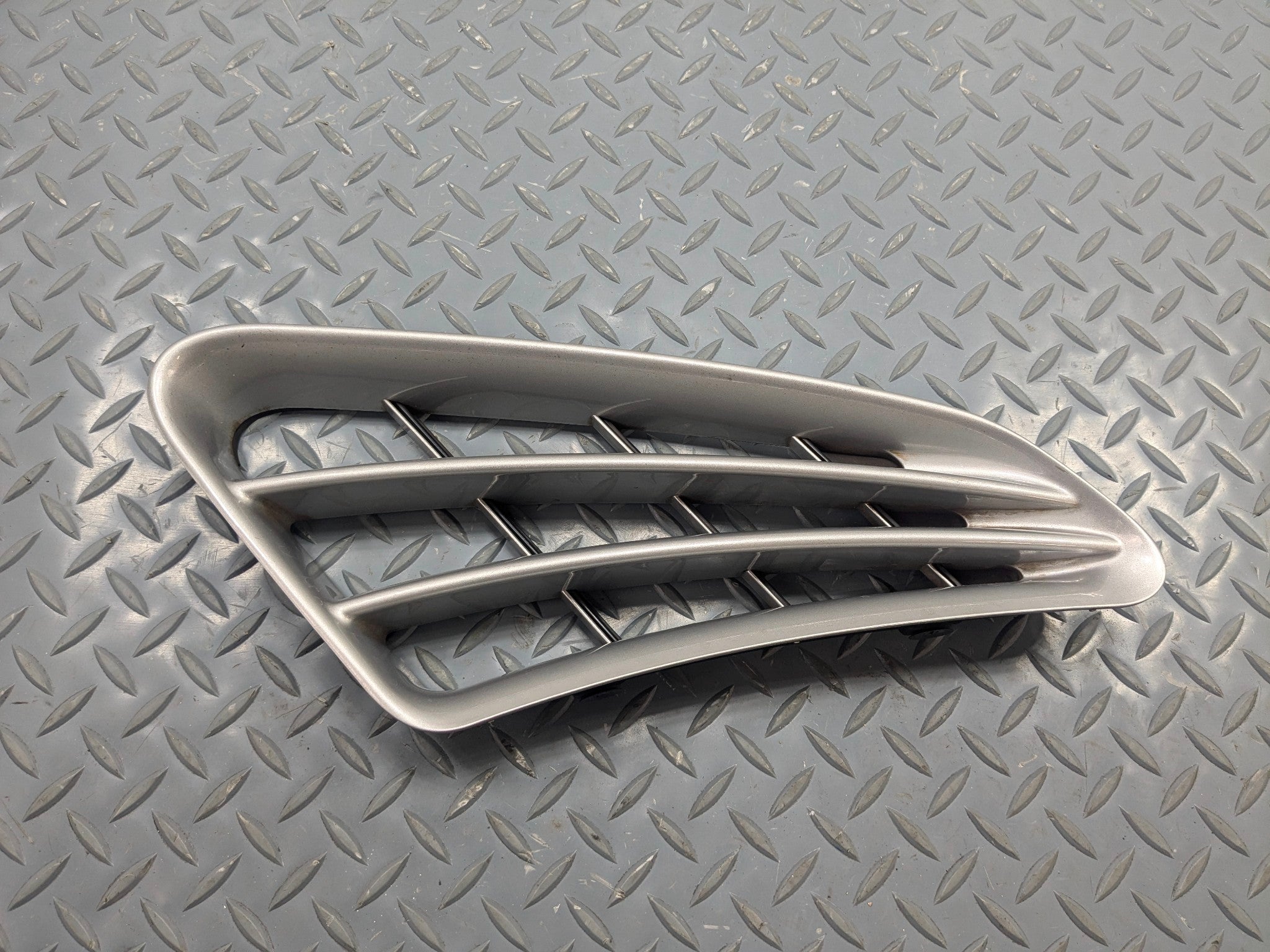 2006 - 2008 OEM PORSCHE CAYMAN AIR VENTILATION GRILLE LEFT SIDE FENDER MOUNTED