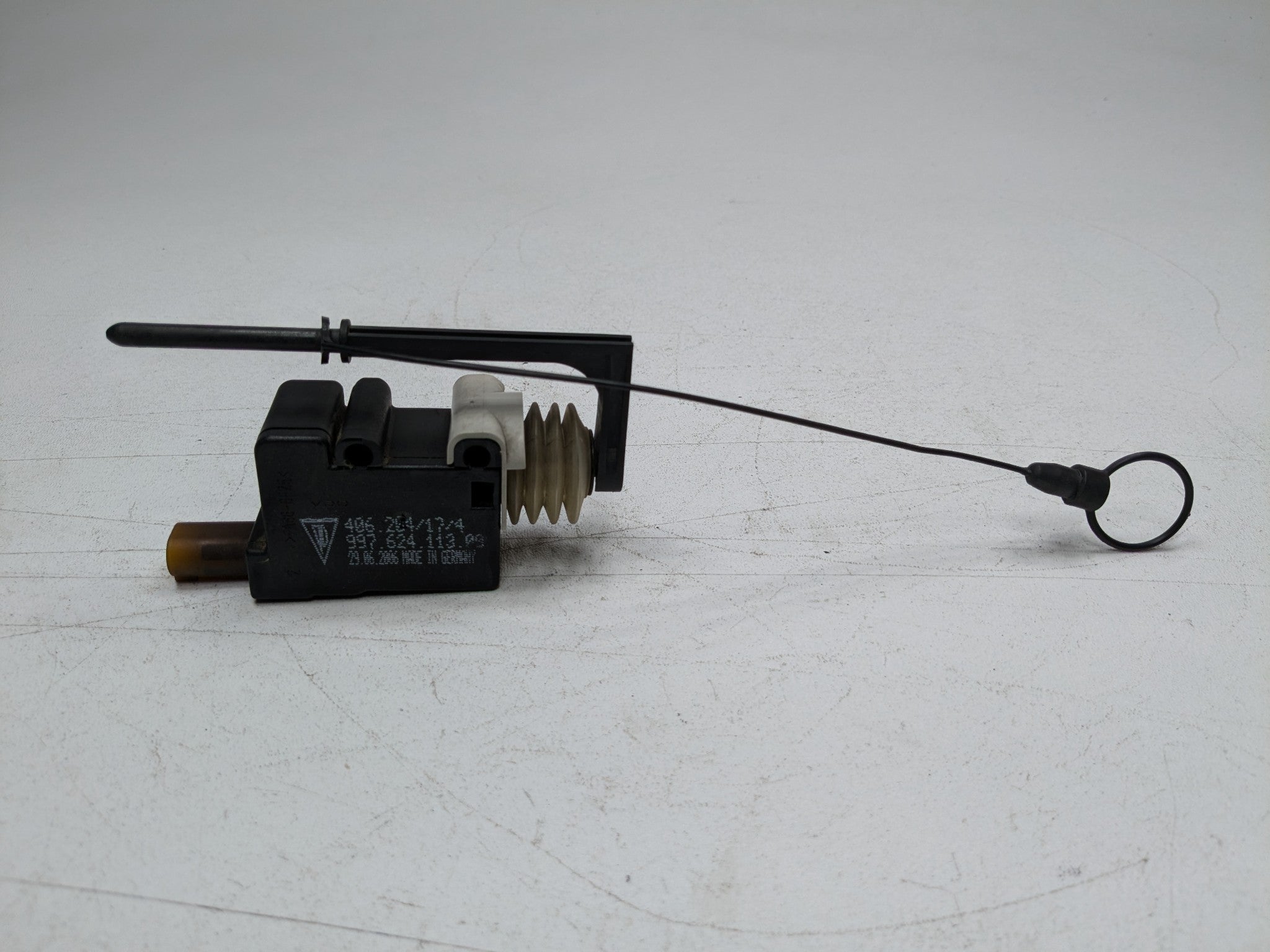 2006 - 2008 OEM PORSCHE CAYMAN GAS FUEL TANK DOOR LOCK LATCH ACTUATOR