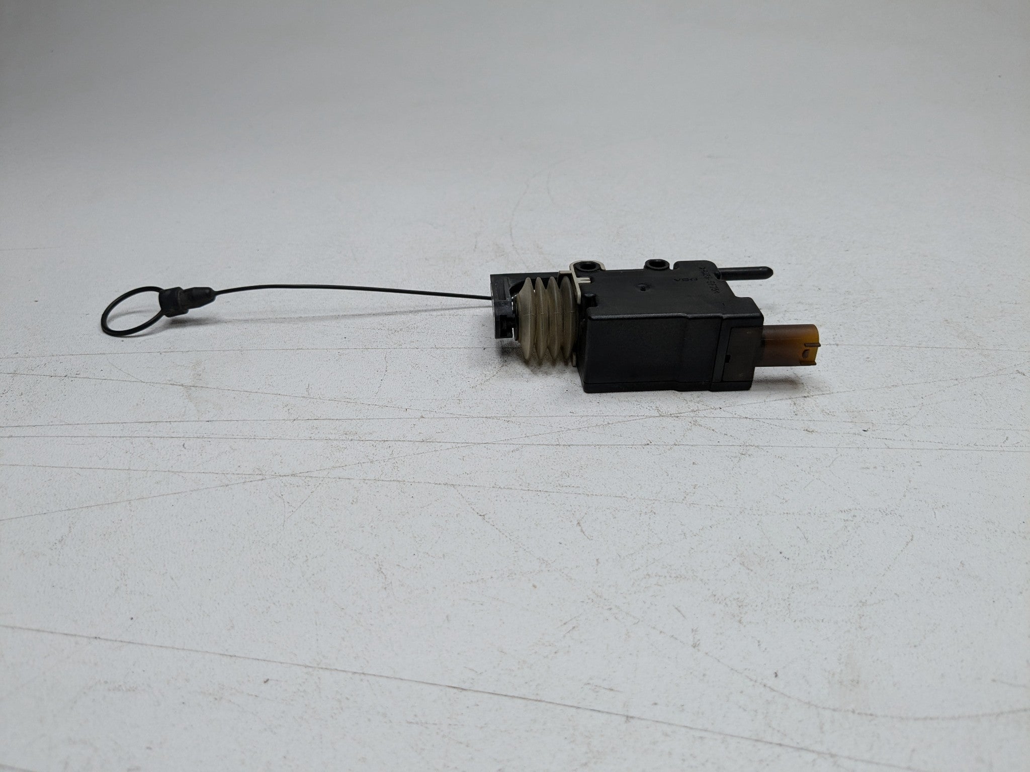 2006 - 2008 OEM PORSCHE CAYMAN GAS FUEL TANK DOOR LOCK LATCH ACTUATOR