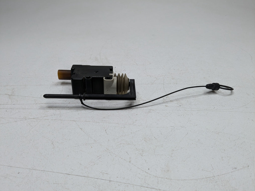 2006 - 2008 OEM PORSCHE CAYMAN GAS FUEL TANK DOOR LOCK LATCH ACTUATOR
