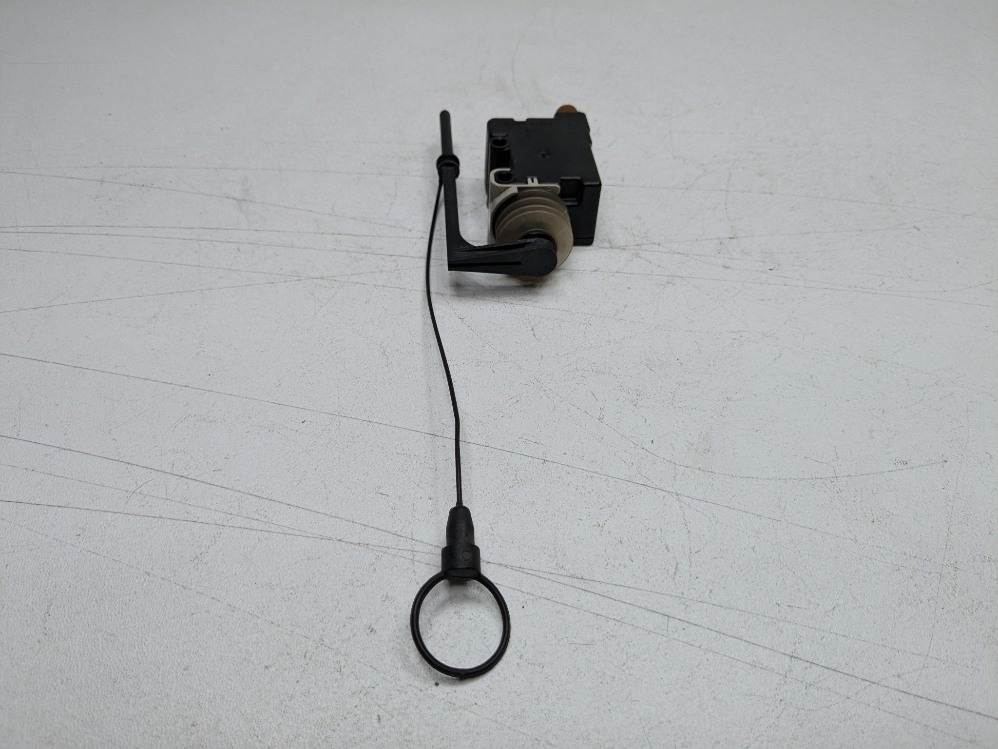 2006 - 2008 OEM PORSCHE CAYMAN GAS FUEL TANK DOOR LOCK LATCH ACTUATOR