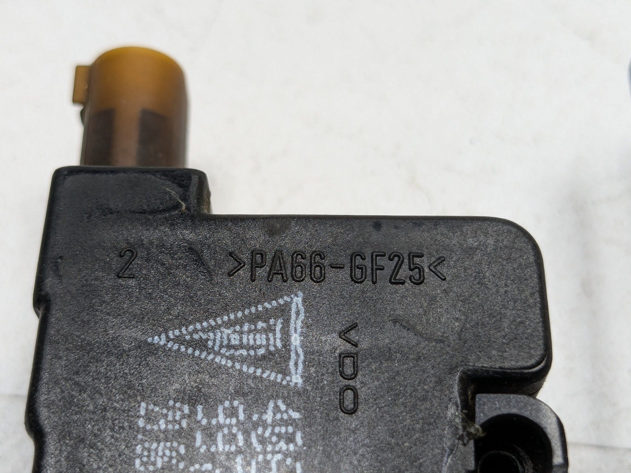 2006 - 2008 OEM PORSCHE CAYMAN GAS FUEL TANK DOOR LOCK LATCH ACTUATOR
