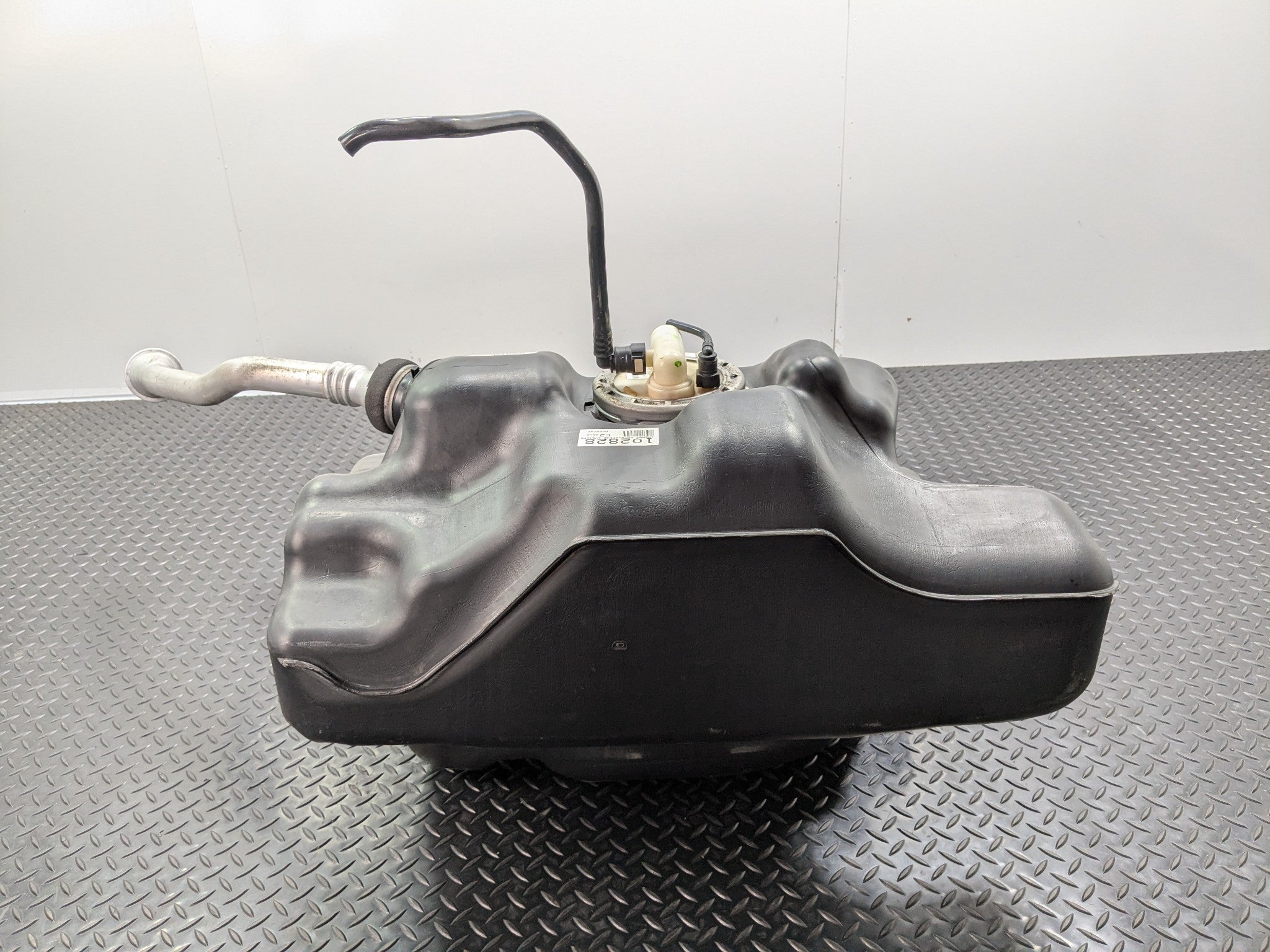 2006 - 2008 OEM PORSCHE CAYMAN FUEL GAS TANK RESERVOIR ASSEMBLY