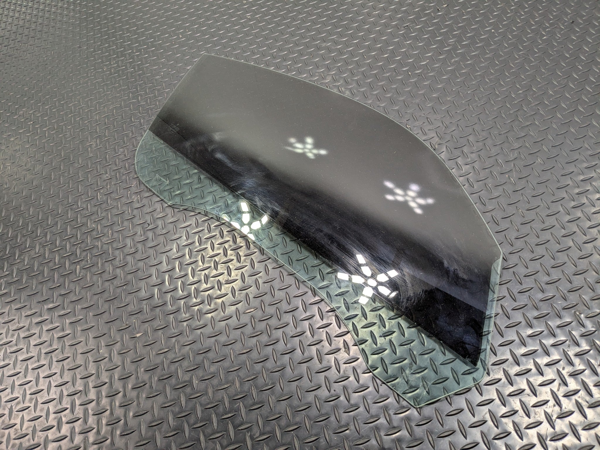 2006 - 2008 OEM PORSCHE CAYMAN RIGHT PASSENGER SIDE WINDOW GLASS WITH TINT