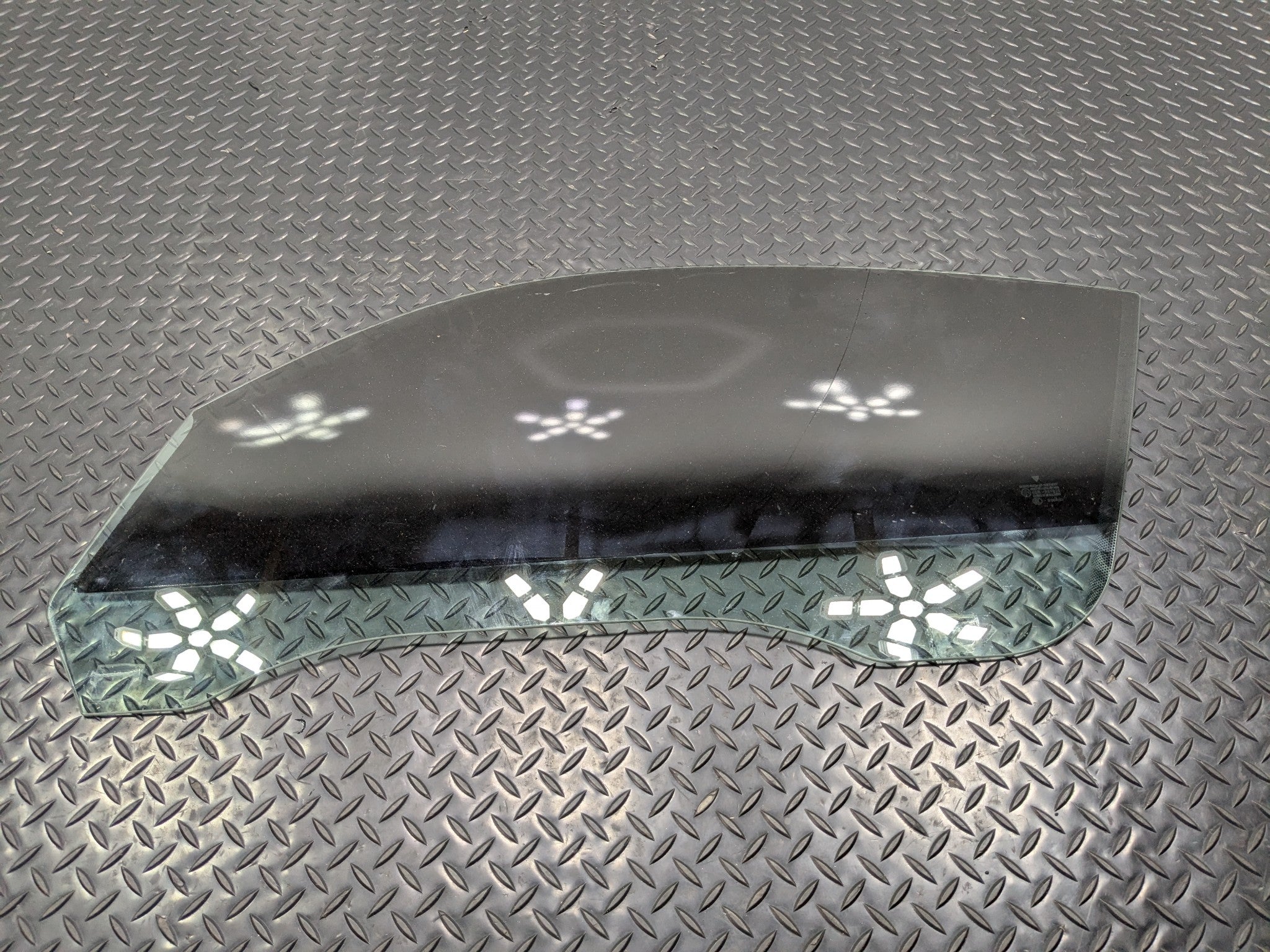 2006 - 2008 OEM PORSCHE CAYMAN LEFT DRIVER SIDE WINDOW GLASS WITH TINT