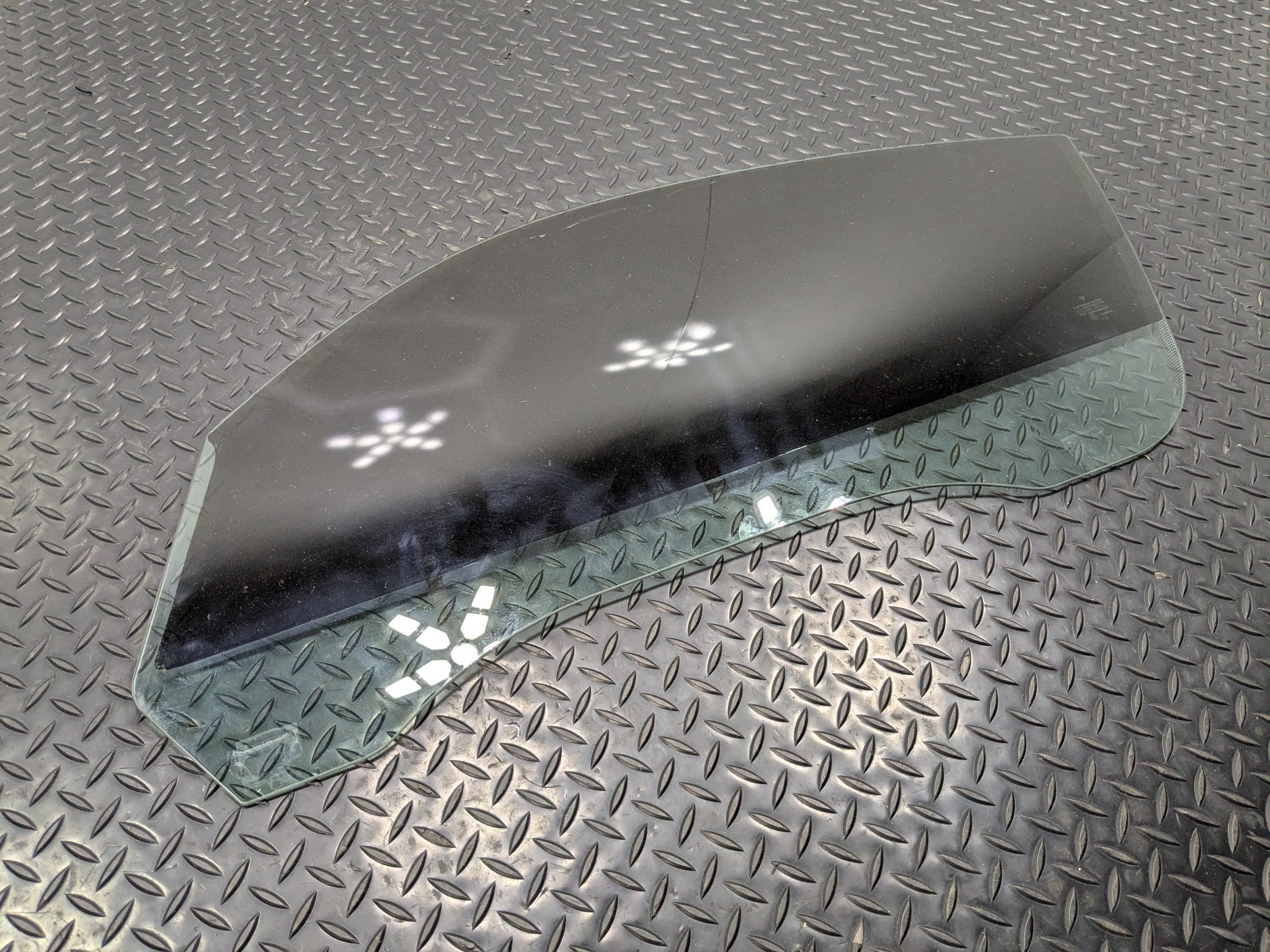 2006 - 2008 OEM PORSCHE CAYMAN LEFT DRIVER SIDE WINDOW GLASS WITH TINT
