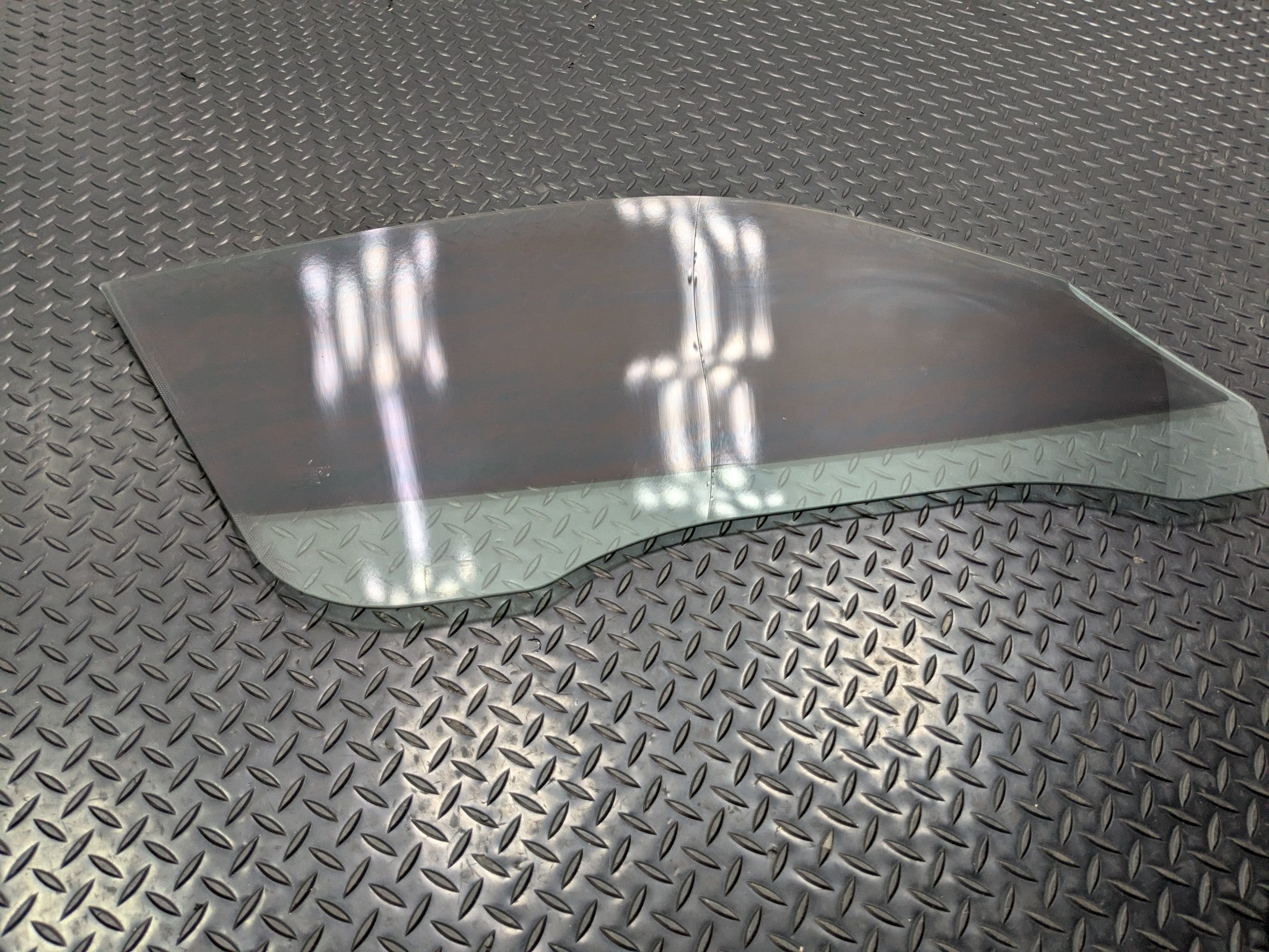 2006 - 2008 OEM PORSCHE CAYMAN LEFT DRIVER SIDE WINDOW GLASS WITH TINT