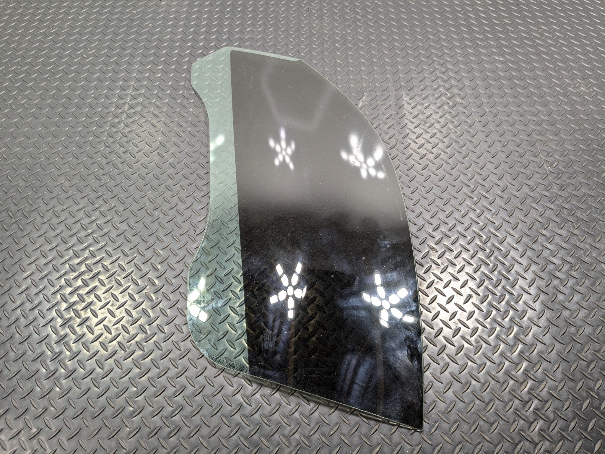 2006 - 2008 OEM PORSCHE CAYMAN LEFT DRIVER SIDE WINDOW GLASS WITH TINT