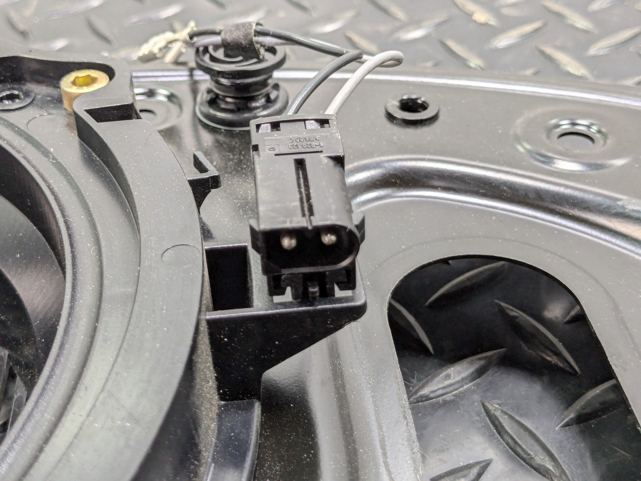 06 - 08 OEM PORSCHE CAYMAN RIGHT PASSENGER SIDE DOOR INNER CLOSEOUT COVER PANEL