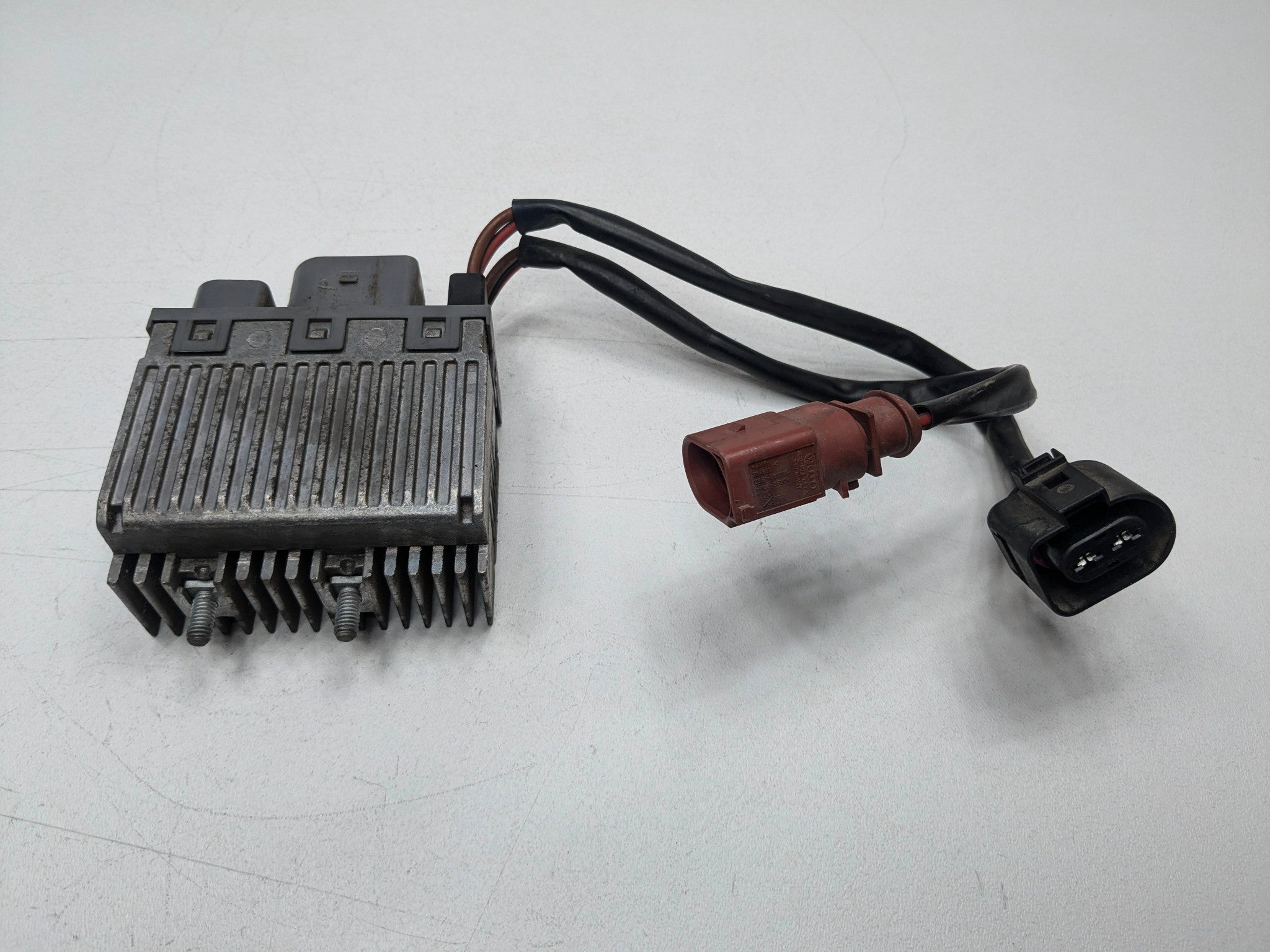 2006 - 2008 OEM PORSCHE CAYMAN COOLING FAN CONTROL MODULE