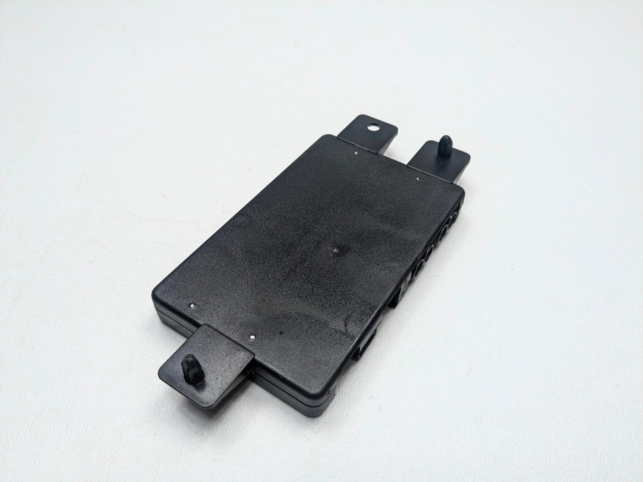 2006 - 2008 OEM PORSCHE CAYMAN NAVIGATION RADIO ANTENNA CONTROL MODULE