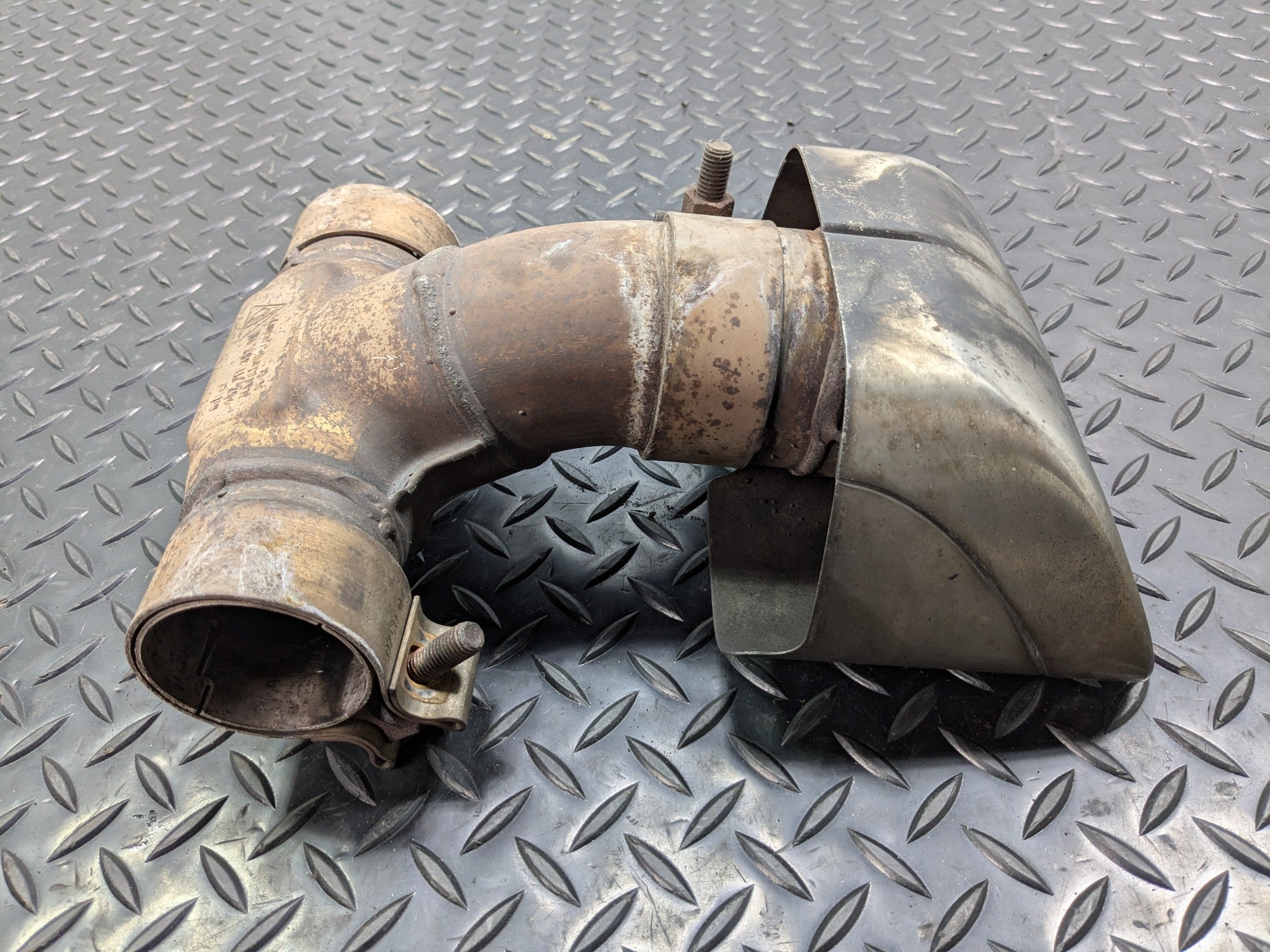 2006 - 2008 OEM PORSCHE CAYMAN EXHAUST TAIL PIPE TRIM TIP CENTER ASSEMBLY
