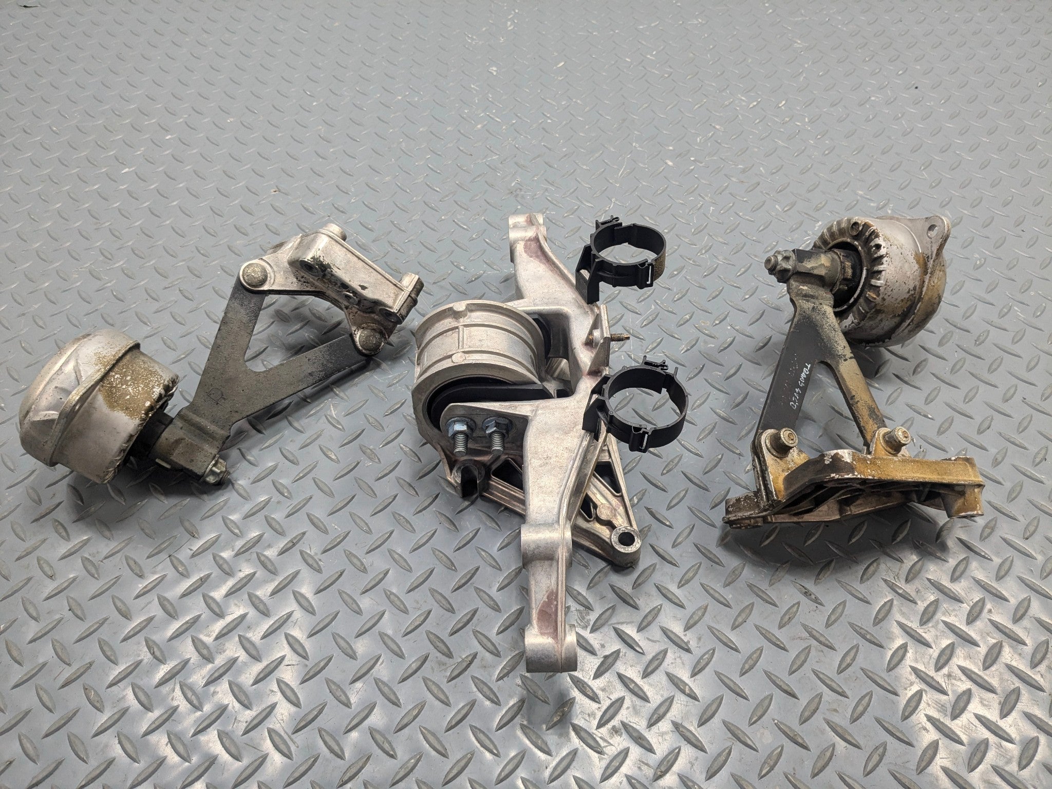 2006 - 2008 OEM PORSCHE CAYMAN ENGINE MOTOR MOUNT WITH SUPPORT BRACKET SET