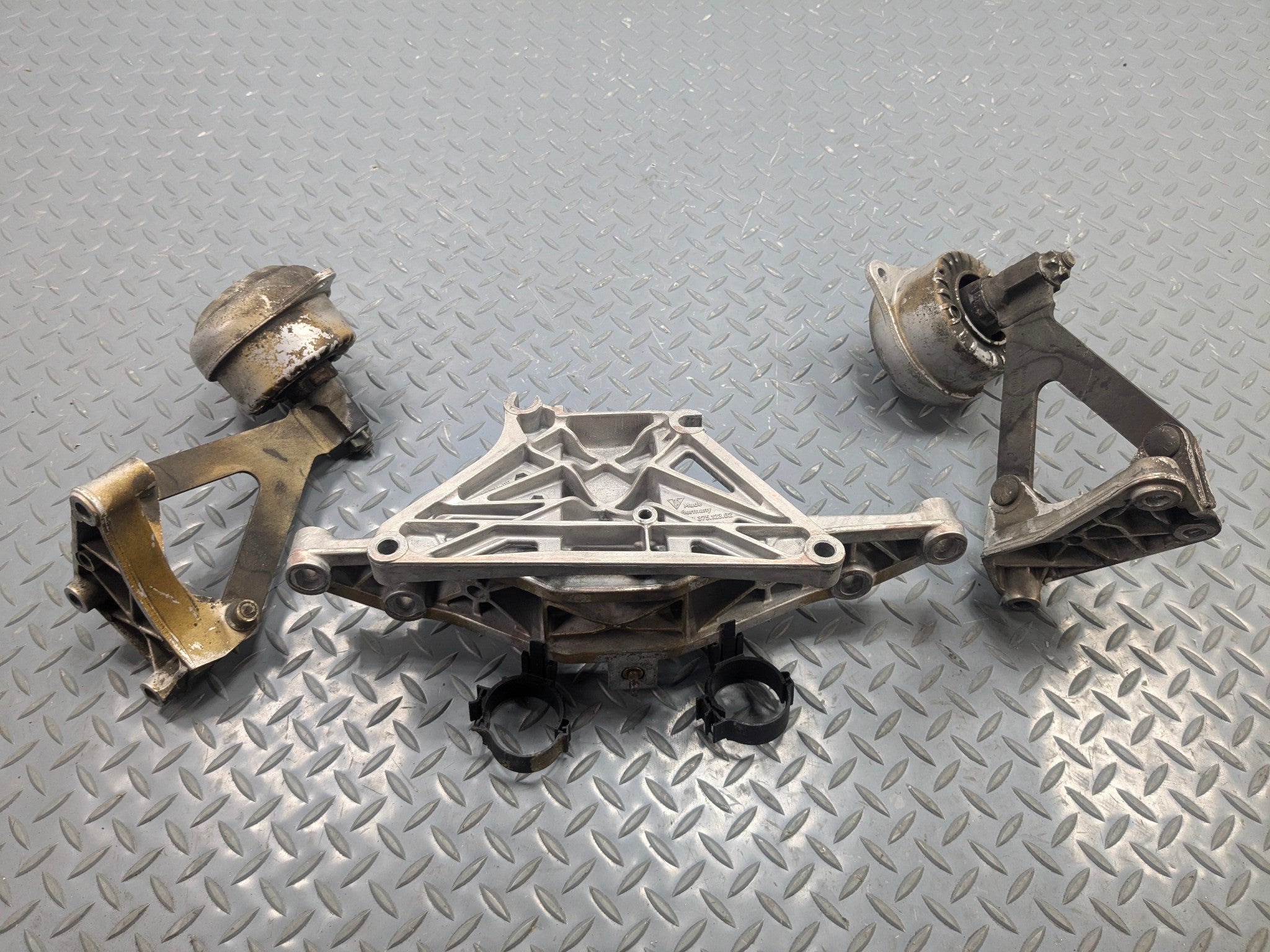 2006 - 2008 OEM PORSCHE CAYMAN ENGINE MOTOR MOUNT WITH SUPPORT BRACKET SET