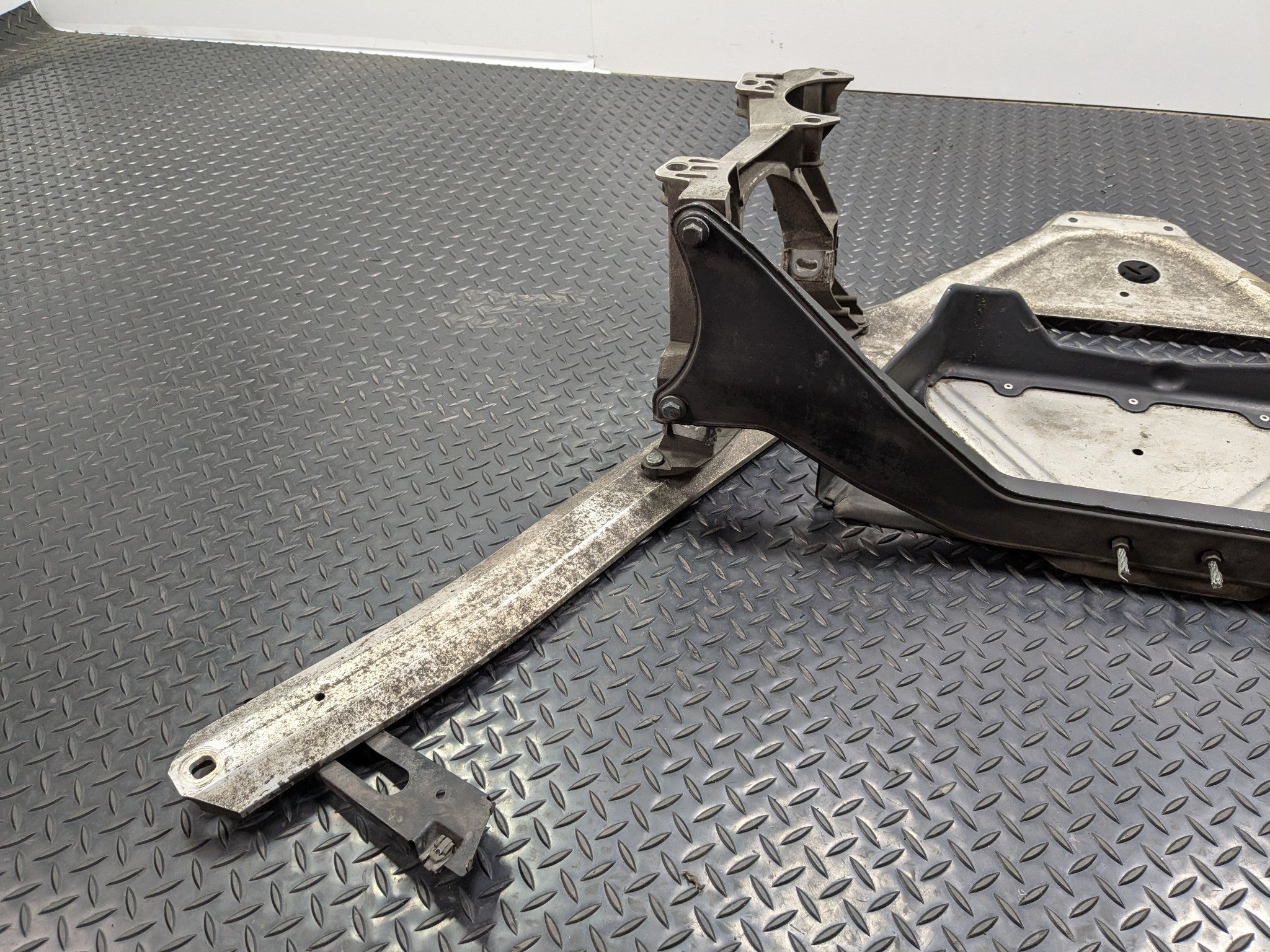 2006 - 2008 OEM PORSCHE CAYMAN ENGINE REAR SUBFRAME CROSSMEMBER K-FRAME
