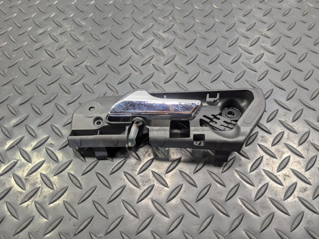 2009 - 2011 OEM MERCEDES-BENZ ML63 FRONT LEFT DRIVER SIDE INTERIOR DOOR HANDEL