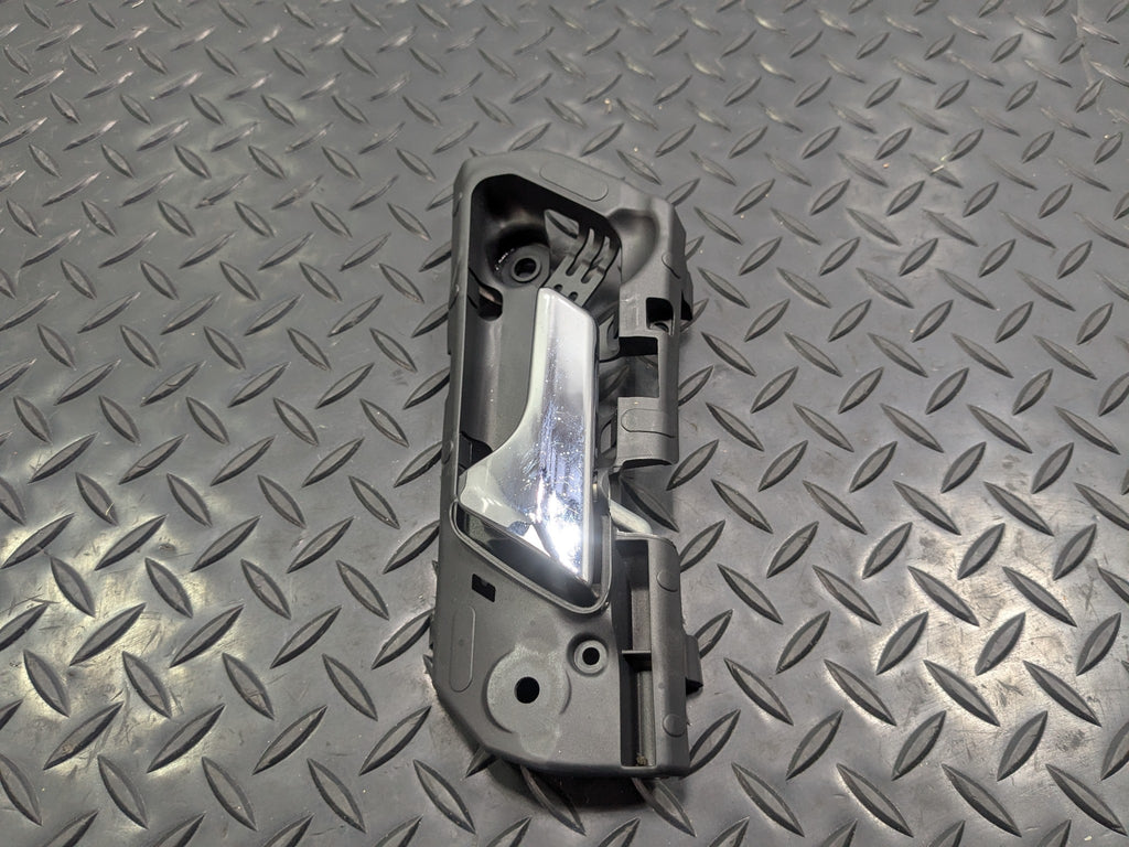 2009 - 2011 OEM MERCEDES-BENZ ML63 FRONT LEFT DRIVER SIDE INTERIOR DOOR HANDEL
