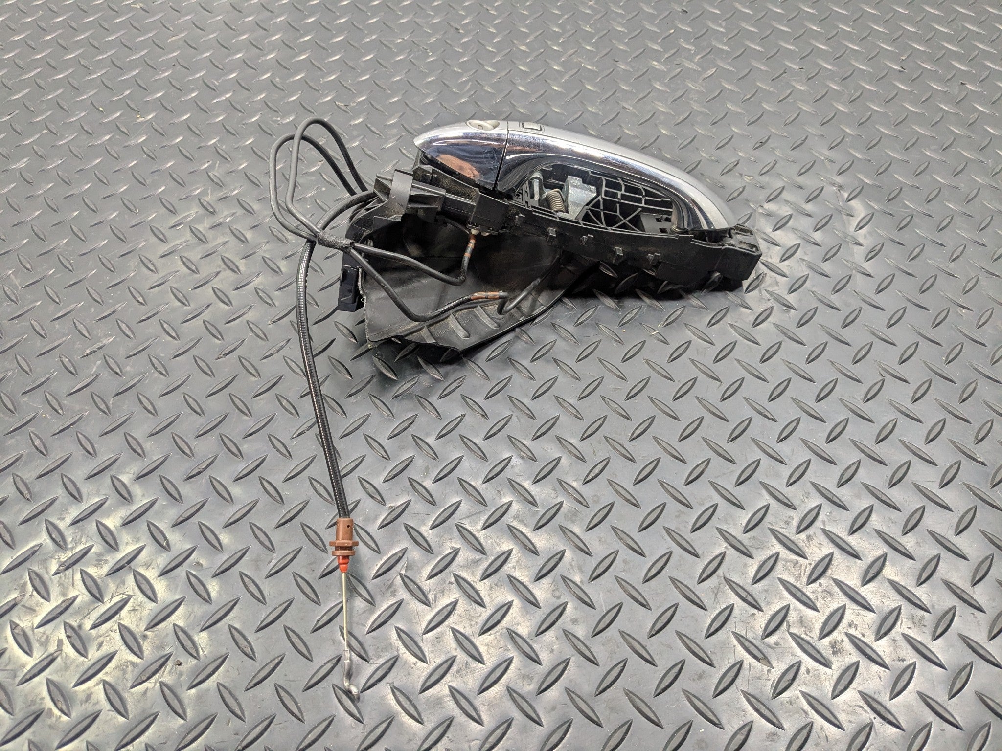 2009 - 2011 OEM MERCEDES-BENZ ML63 FRONT LEFT SIDE OUTSIDE DOOR HANDLE