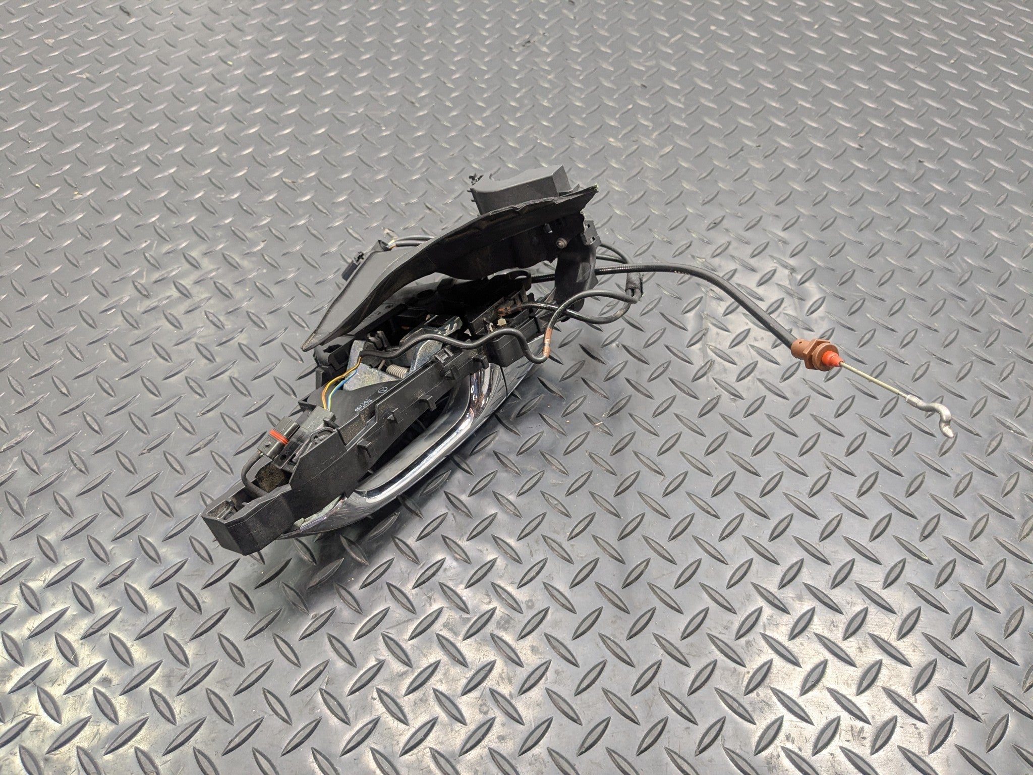 2009 - 2011 OEM MERCEDES-BENZ ML63 FRONT LEFT SIDE OUTSIDE DOOR HANDLE