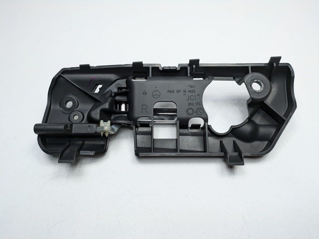 2009 - 2011 OEM MERCEDES-BENZ ML63 REAR RIGHT INTERIOR DOOR HANDLE