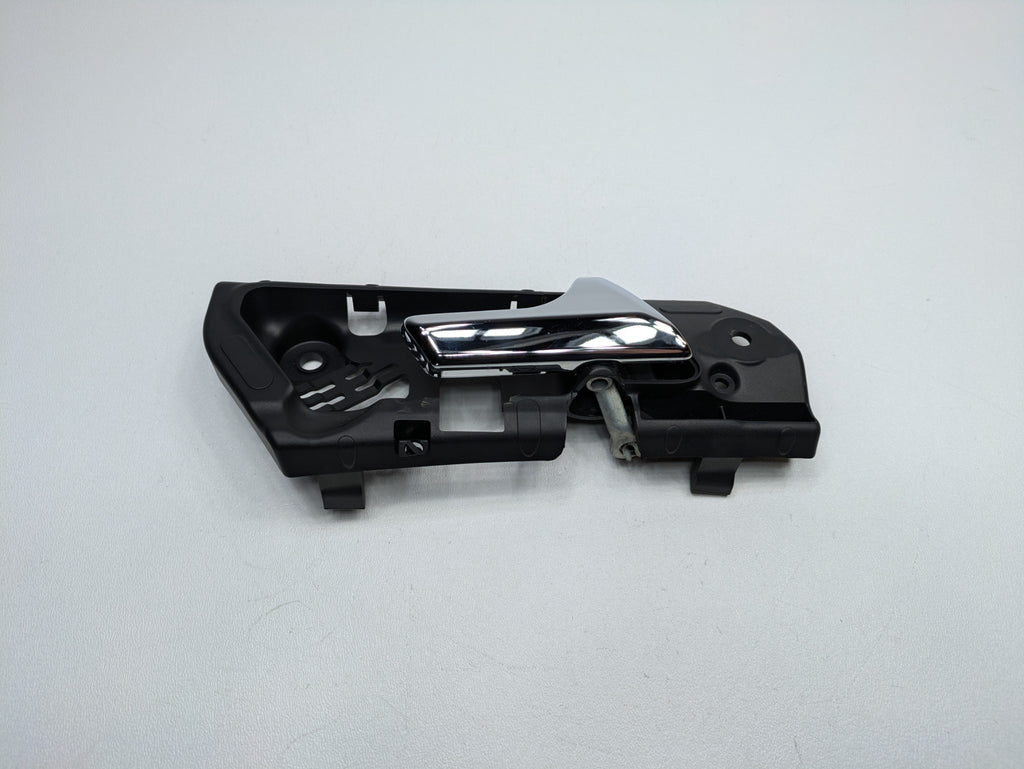 2009 - 2011 OEM MERCEDES-BENZ ML63 FRONT RIGHT INTERIOR DOOR HANDLE