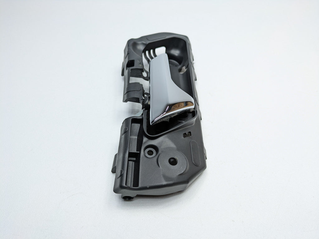 2009 - 2011 OEM MERCEDES-BENZ ML63 FRONT RIGHT INTERIOR DOOR HANDLE