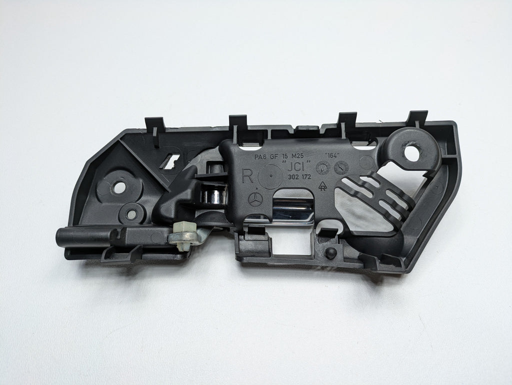 2009 - 2011 OEM MERCEDES-BENZ ML63 FRONT RIGHT INTERIOR DOOR HANDLE