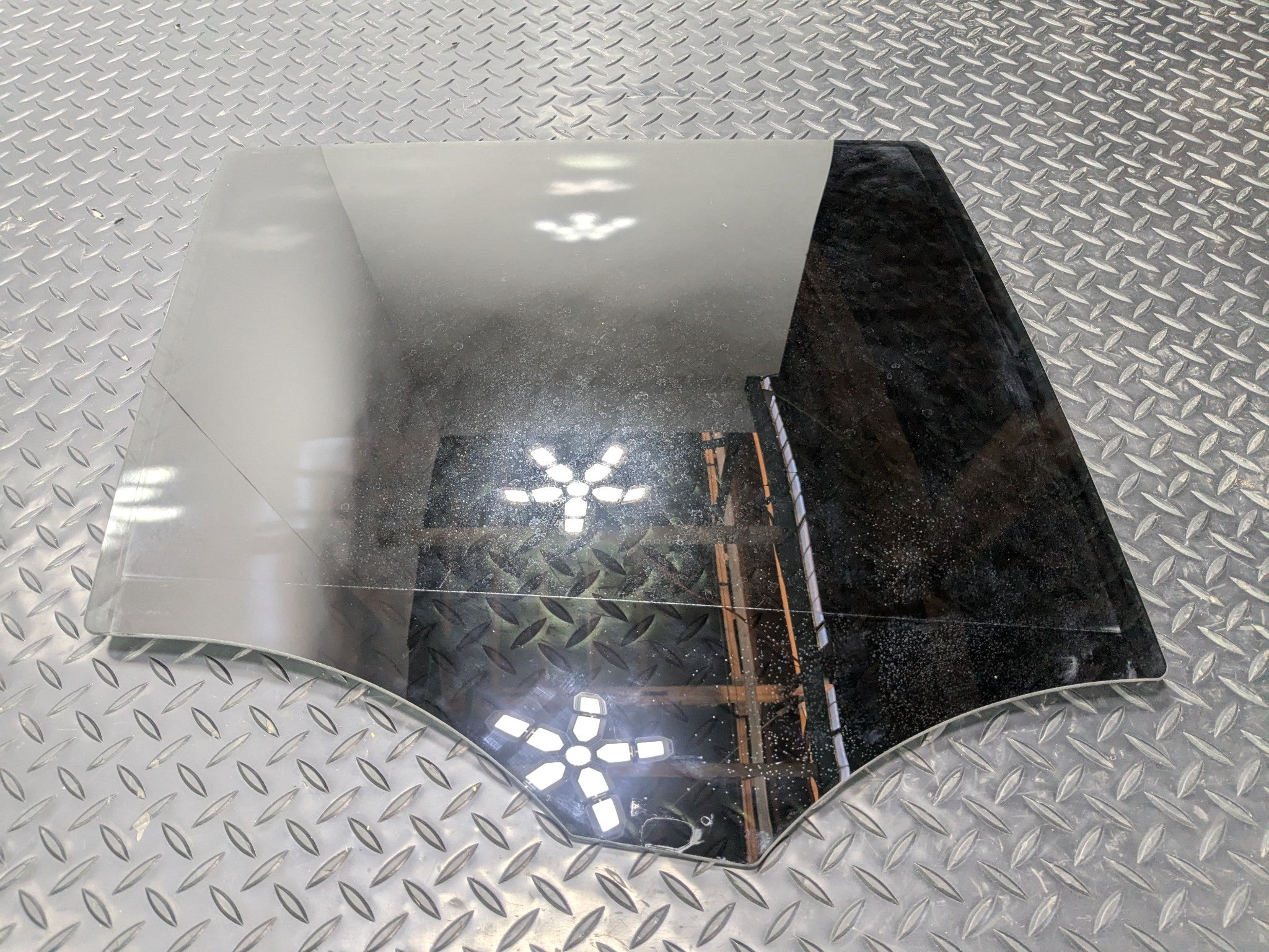 2009 - 2011 OEM MERCEDES-BENZ ML63 REAR RIGHT SIDE DOOR WINDOW AUTO GLASS