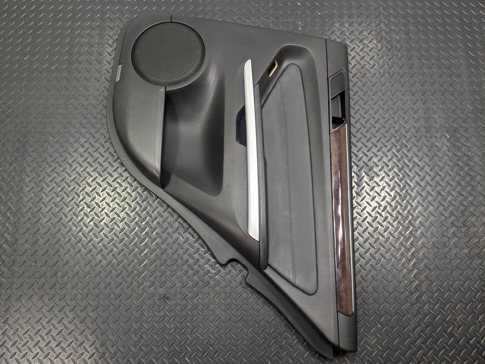 2009 - 2011 OEM MERCEDES-BENZ ML63 REAR RIGHT INTERIOR DOOR PANEL COVER TRIM