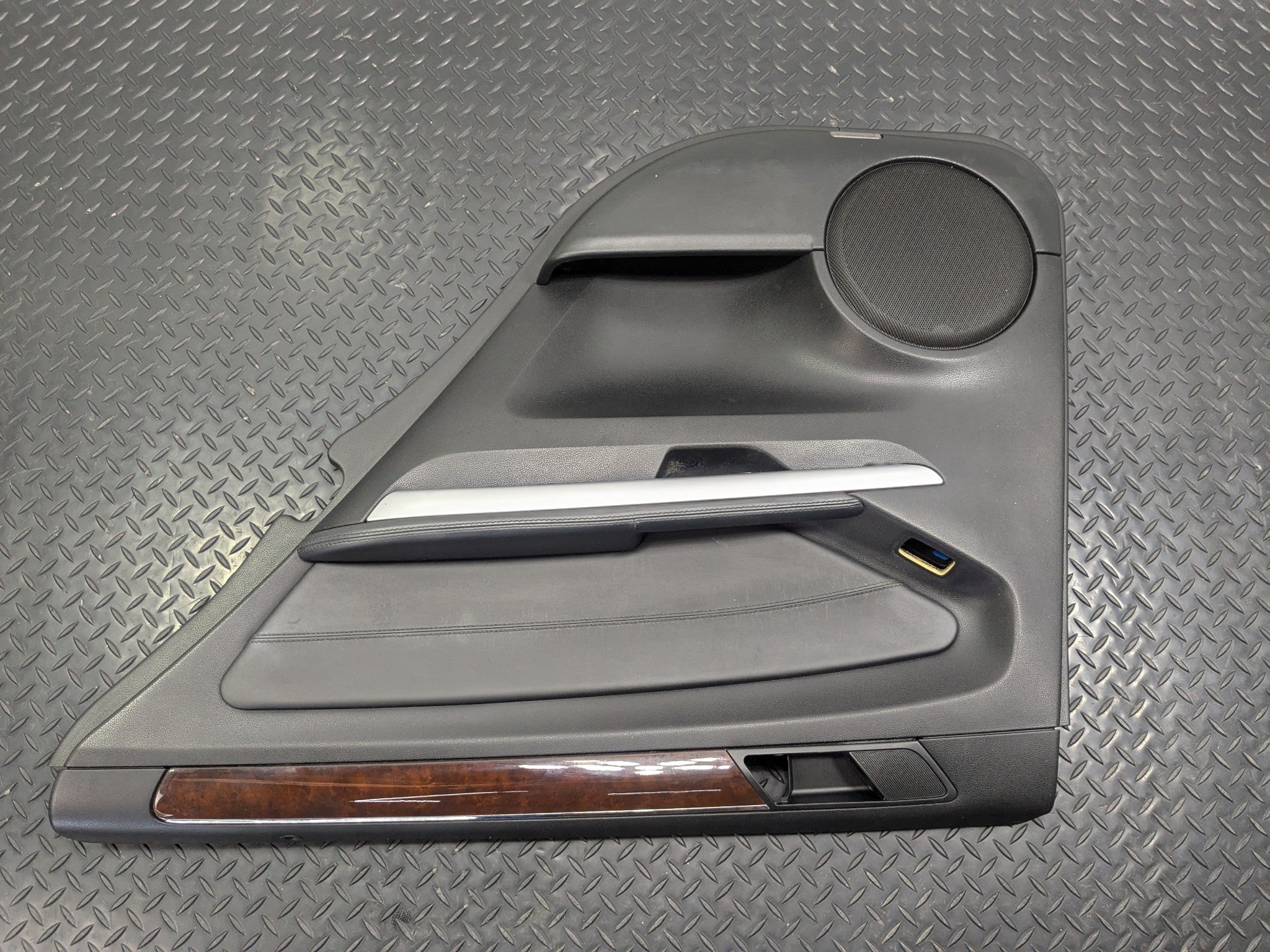 2009 - 2011 OEM MERCEDES-BENZ ML63 REAR RIGHT INTERIOR DOOR PANEL COVER TRIM