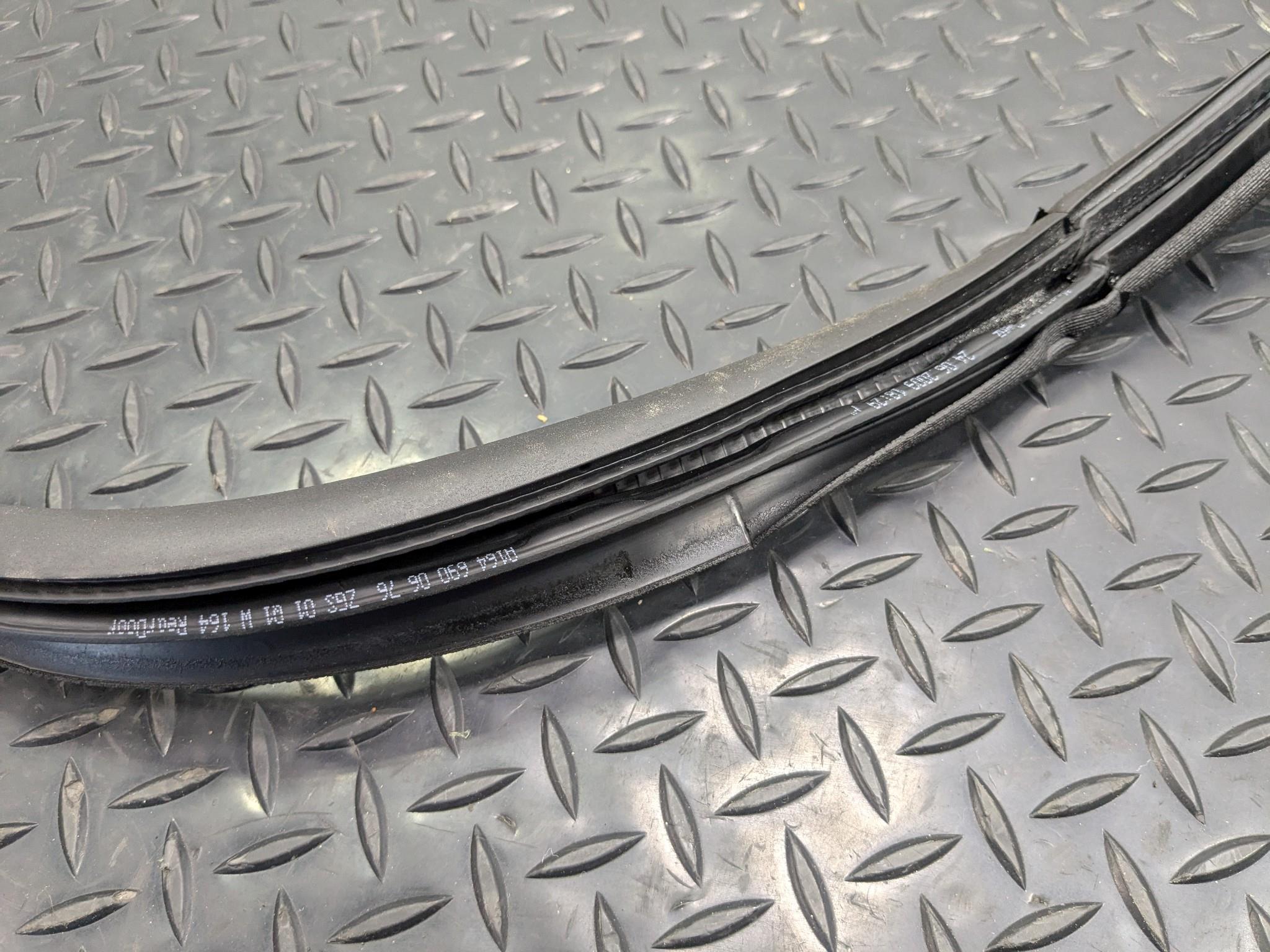 2009 - 2011 OEM MERCEDES-BENZ ML63 REAR LEFT DRIVER SIDE WEATHER STRIPPING