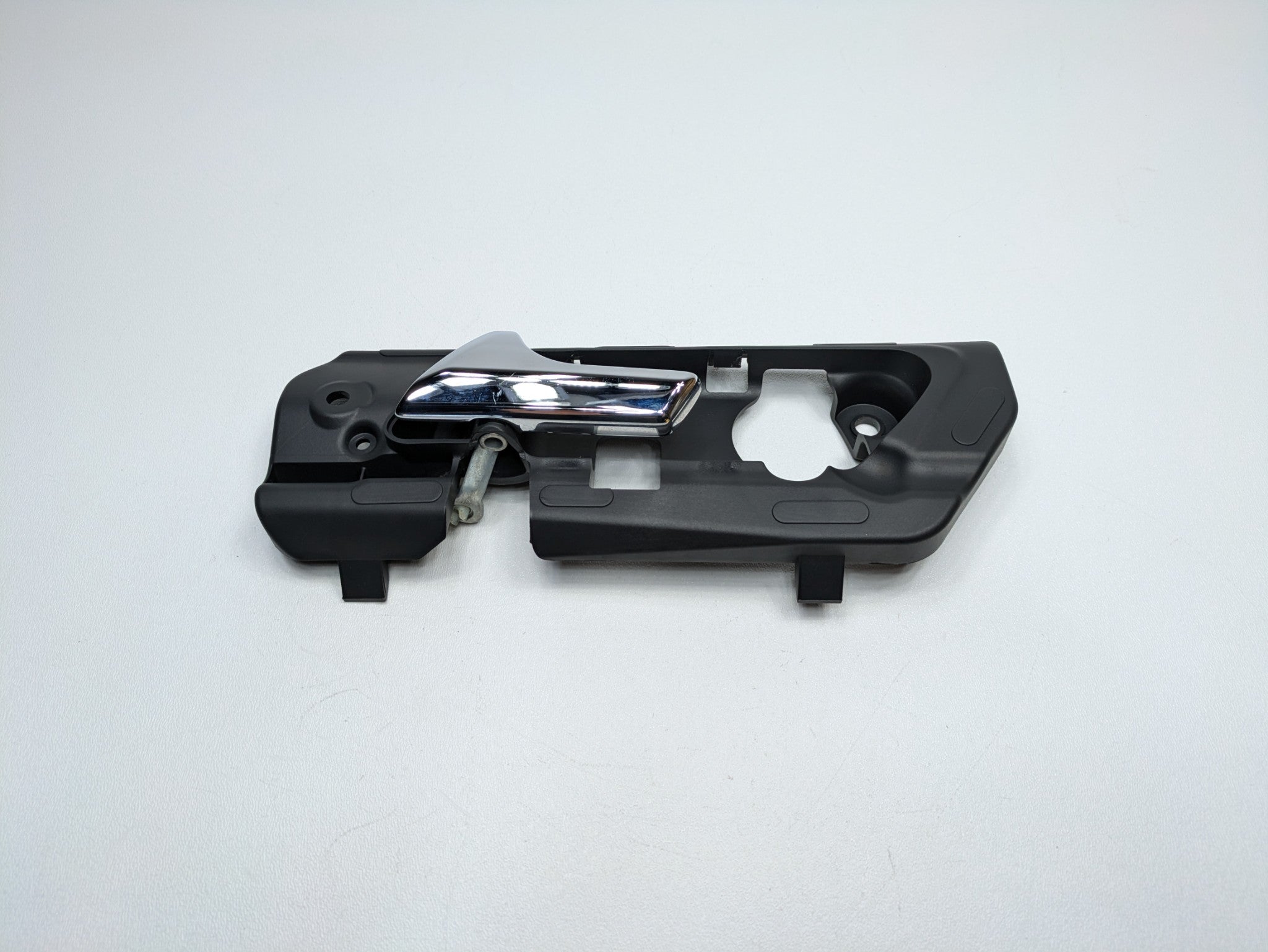 2009 - 2011 OEM MERCEDES-BENZ ML63 REAR LEFT INTERIOR DOOR HANDLE
