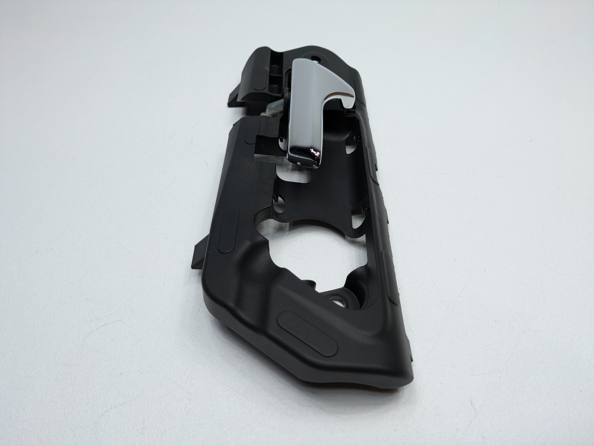 2009 - 2011 OEM MERCEDES-BENZ ML63 REAR LEFT INTERIOR DOOR HANDLE