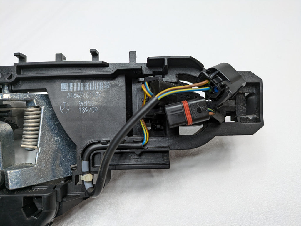 2009 - 2011 OEM MERCEDES-BENZ ML63 REAR LEFT SIDE OUTSIDE DOOR HANDLE