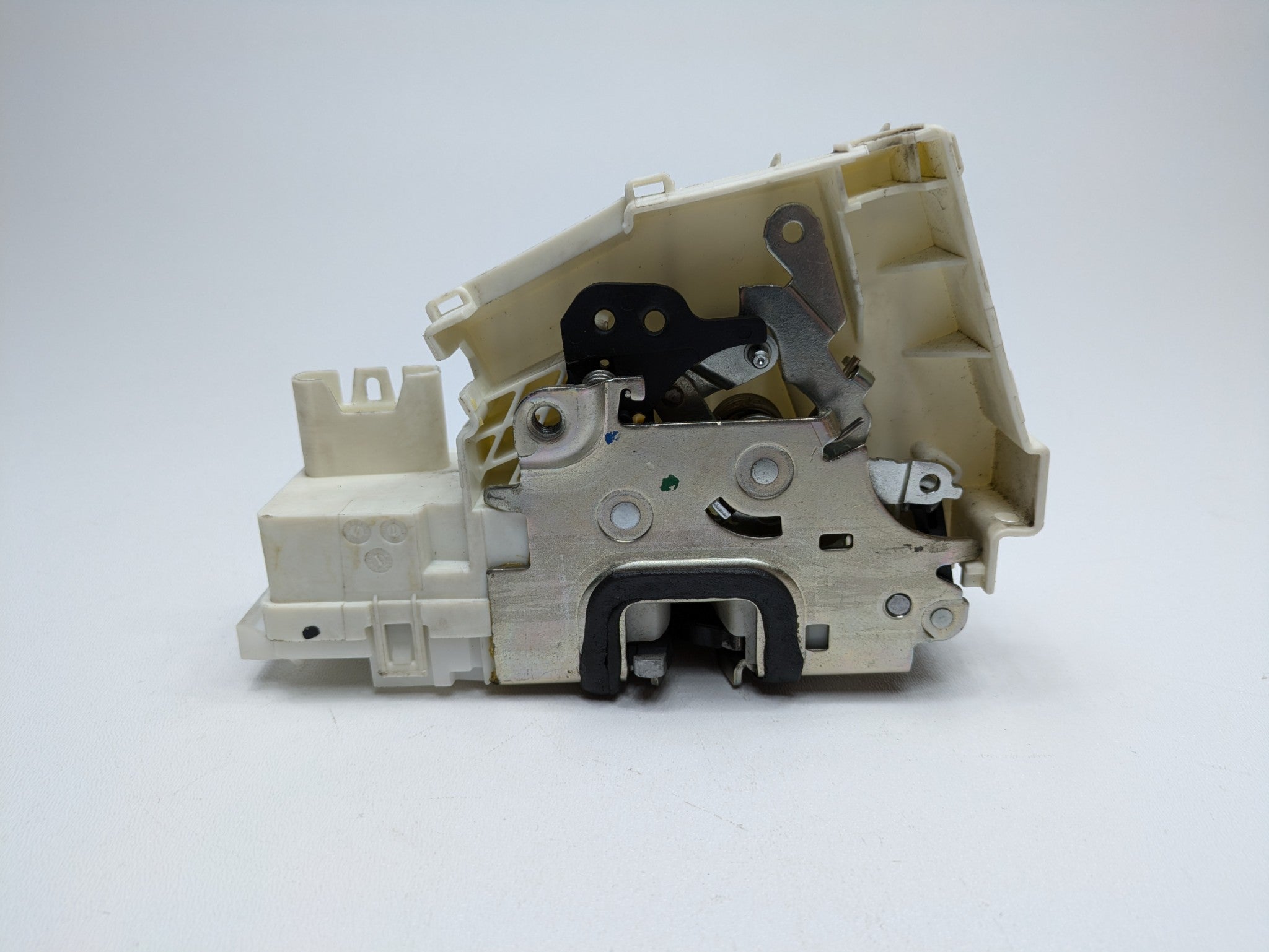 2009 - 2011 OEM MERCEDES-BENZ ML63 REAR LEFT DRIVER SIDE DOOR LATCH ACTUATOR