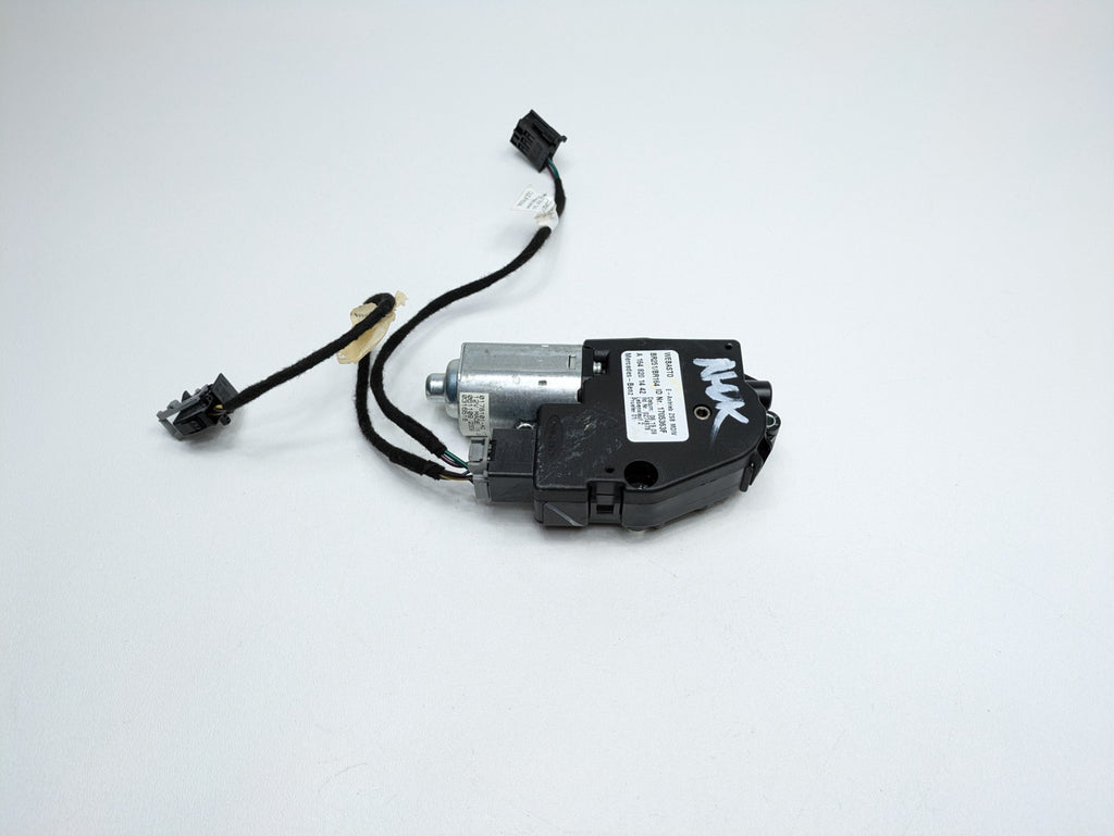 2009 - 2011 OEM MERCEDES-BENZ ML63 SUN ROOF MOTOR ACTUATOR MODULE