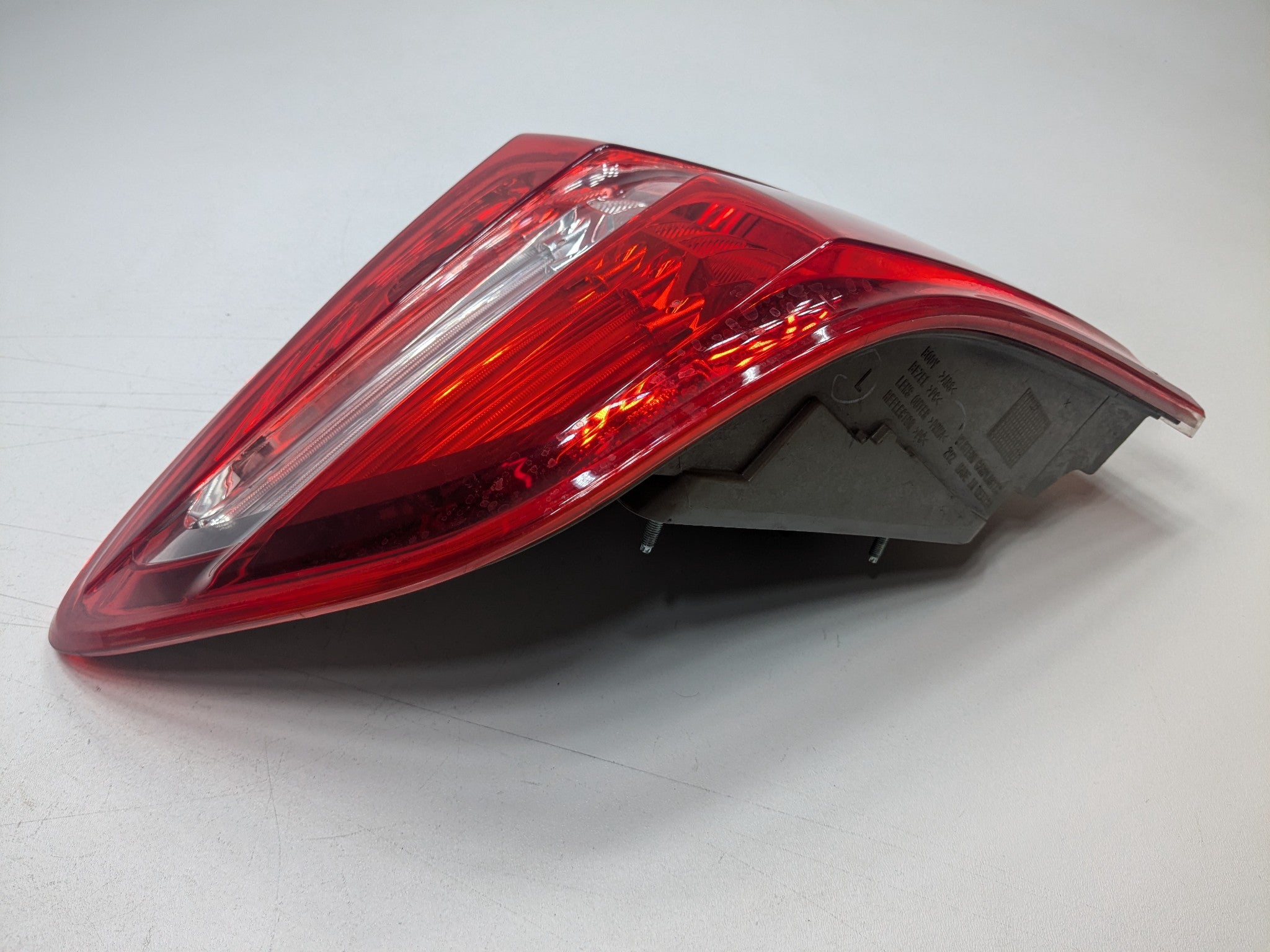 2009 - 2011 OEM MERCEDES-BENZ ML63 REAR LEFT SIDE OUTER TAIL LIGHT
