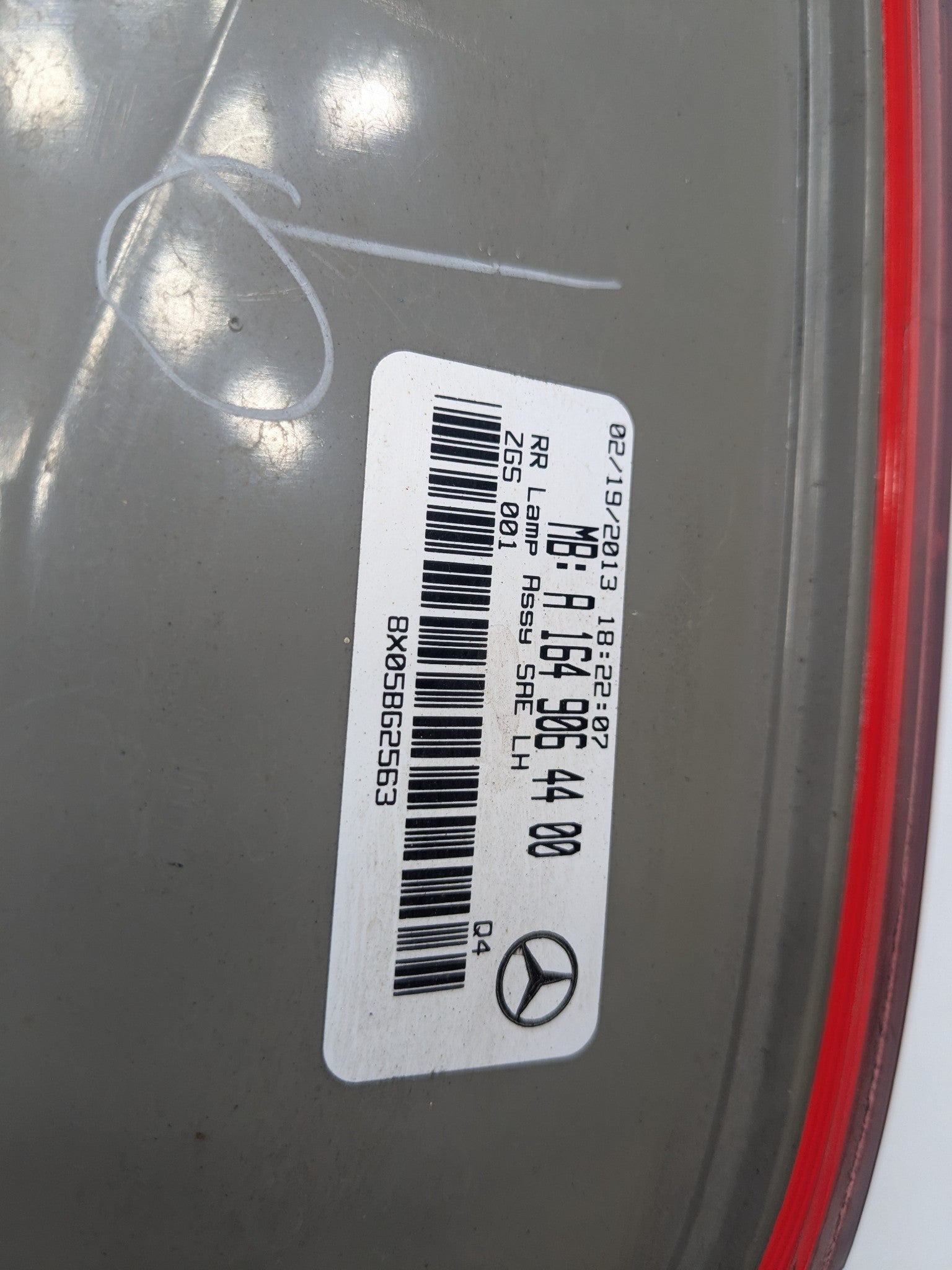 2009 - 2011 OEM MERCEDES-BENZ ML63 REAR LEFT SIDE OUTER TAIL LIGHT