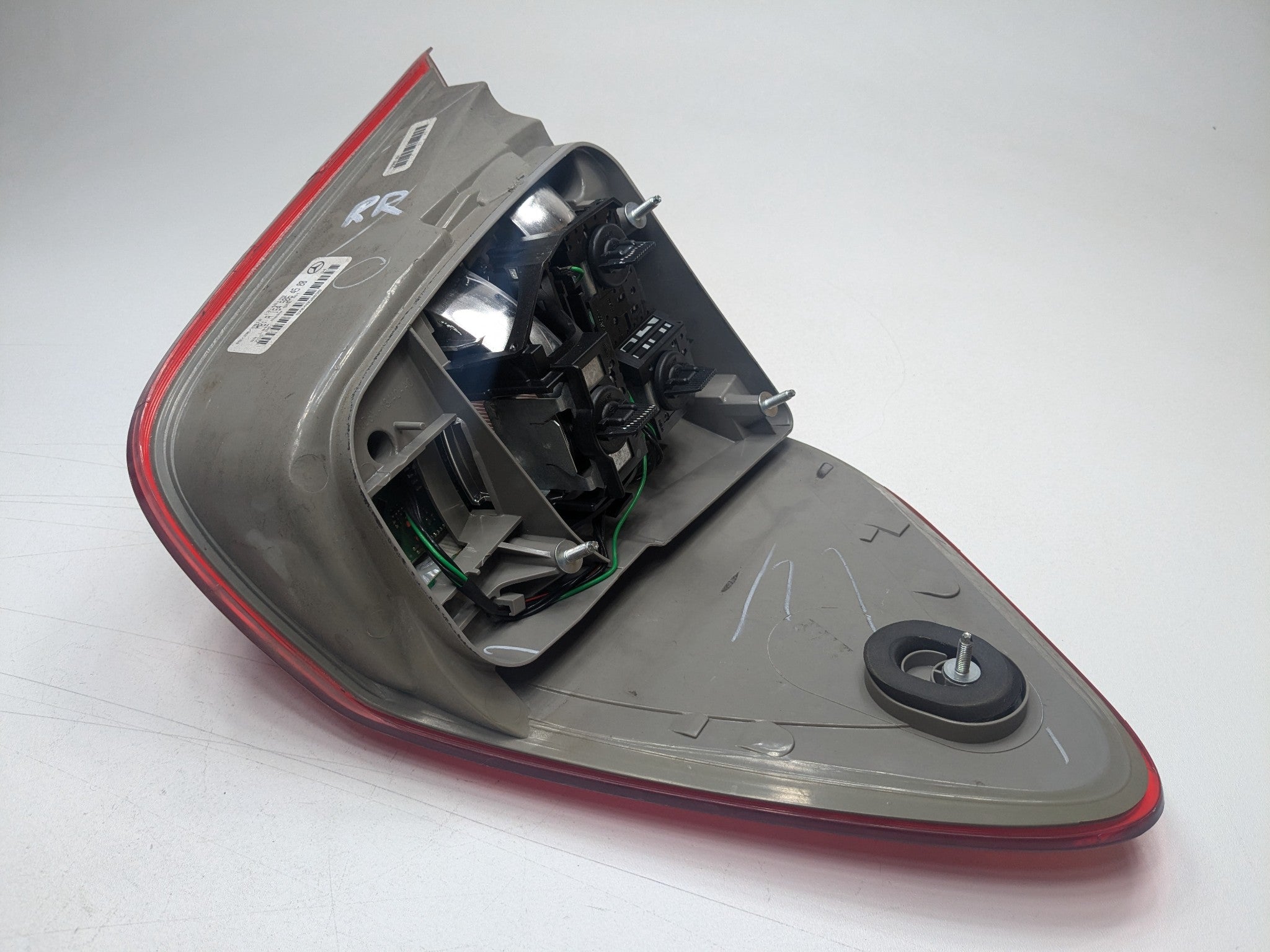 2009 - 2011 OEM MERCEDES-BENZ ML63 REAR RIGHT SIDE OUTER TAIL LIGHT