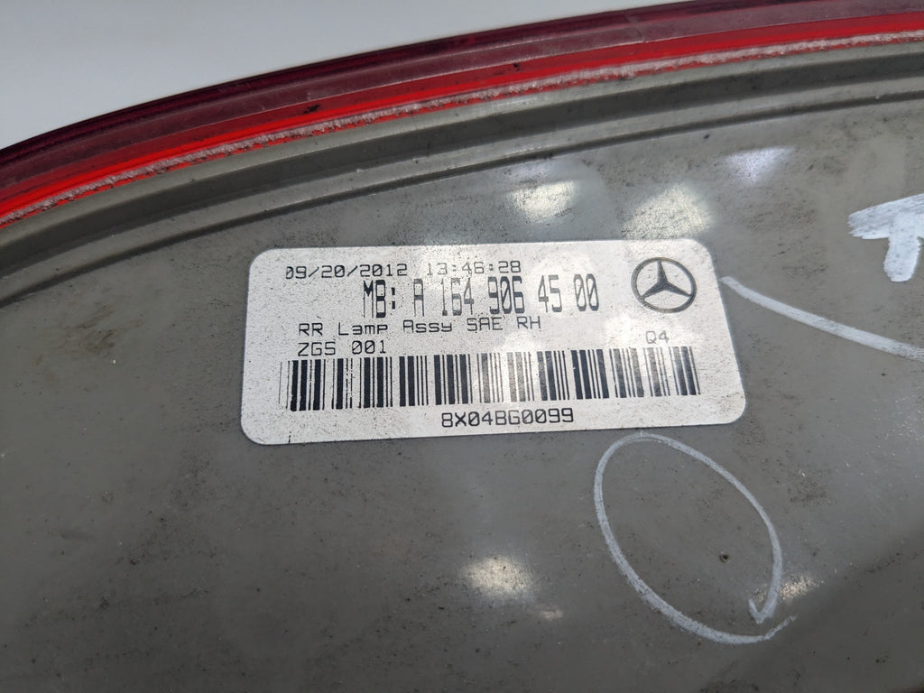 2009 - 2011 OEM MERCEDES-BENZ ML63 REAR RIGHT SIDE OUTER TAIL LIGHT