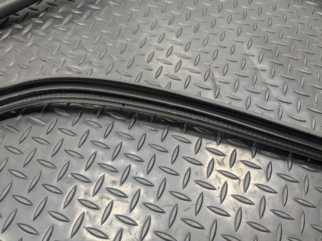 2009 - 2011 OEM MERCEDES-BENZ ML63 REAR LEFT DOOR SEAL WEATHER STRIPPING RUBBER