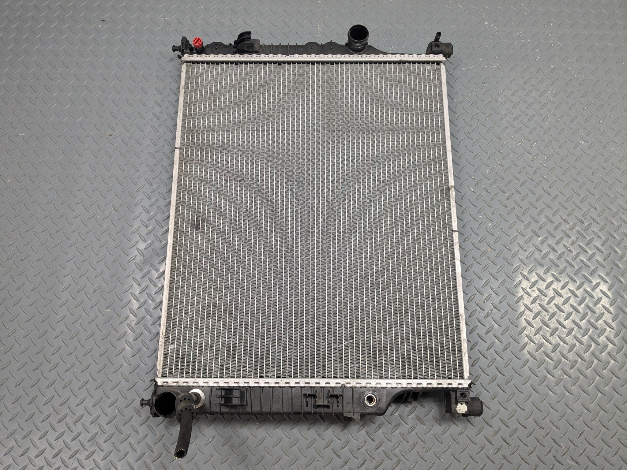 2009 - 2011 OEM MERCEDES-BENZ ML63 TRANSMISSION ENGINE COOLING RADIATOR ASSEMBLY