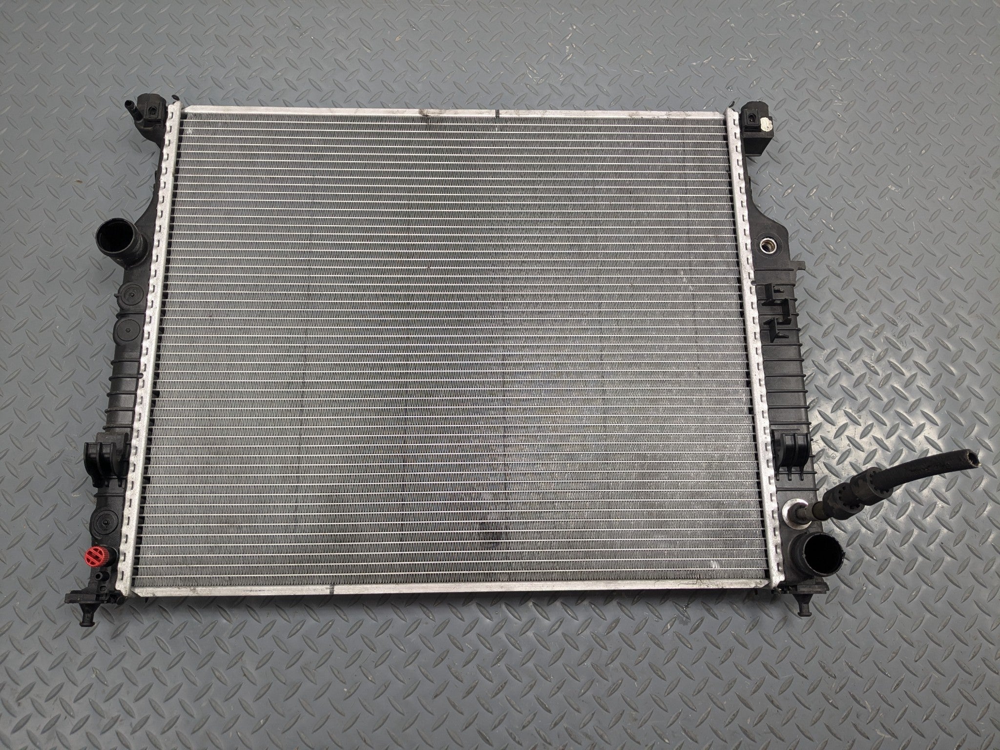 2009 - 2011 OEM MERCEDES-BENZ ML63 TRANSMISSION ENGINE COOLING RADIATOR ASSEMBLY