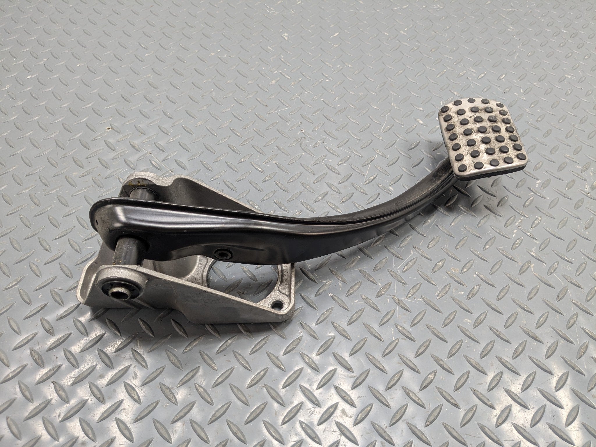 2009 - 2011 OEM MERCEDES-BENZ ML63 BRAKE PEDAL ASSEMBLY